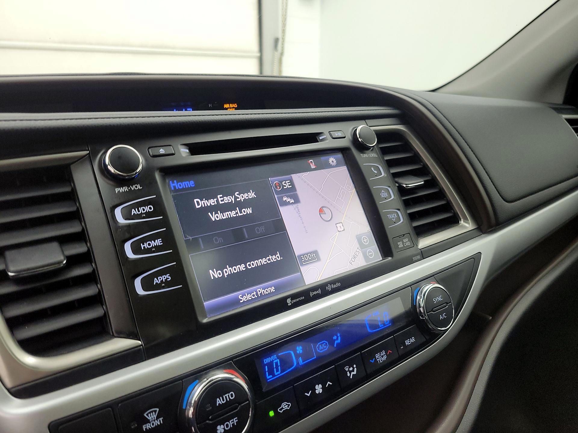 Thumbnail: 2019 Toyota Highlander - 14