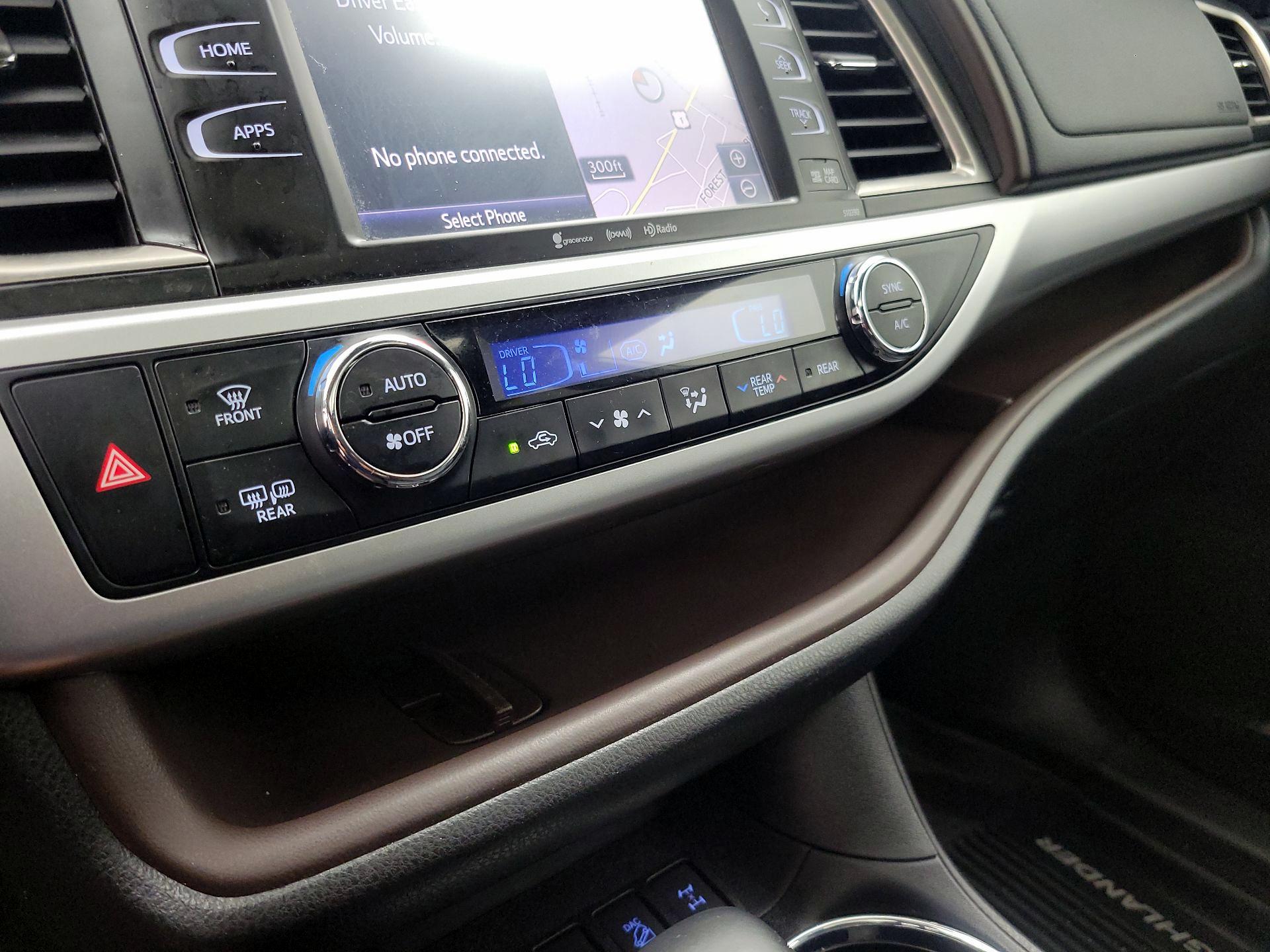 Thumbnail: 2019 Toyota Highlander - 15
