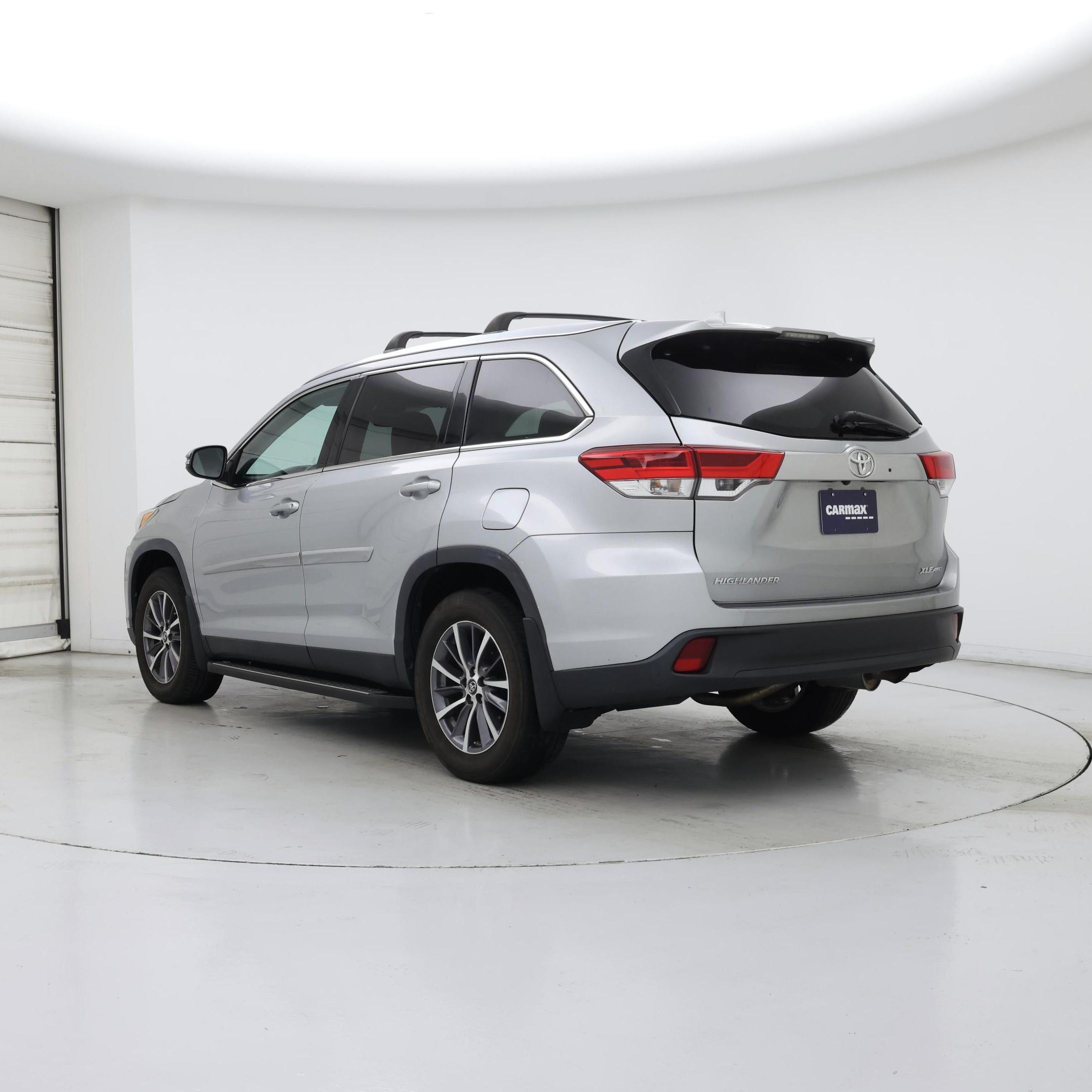 Thumbnail: 2019 Toyota Highlander - 2