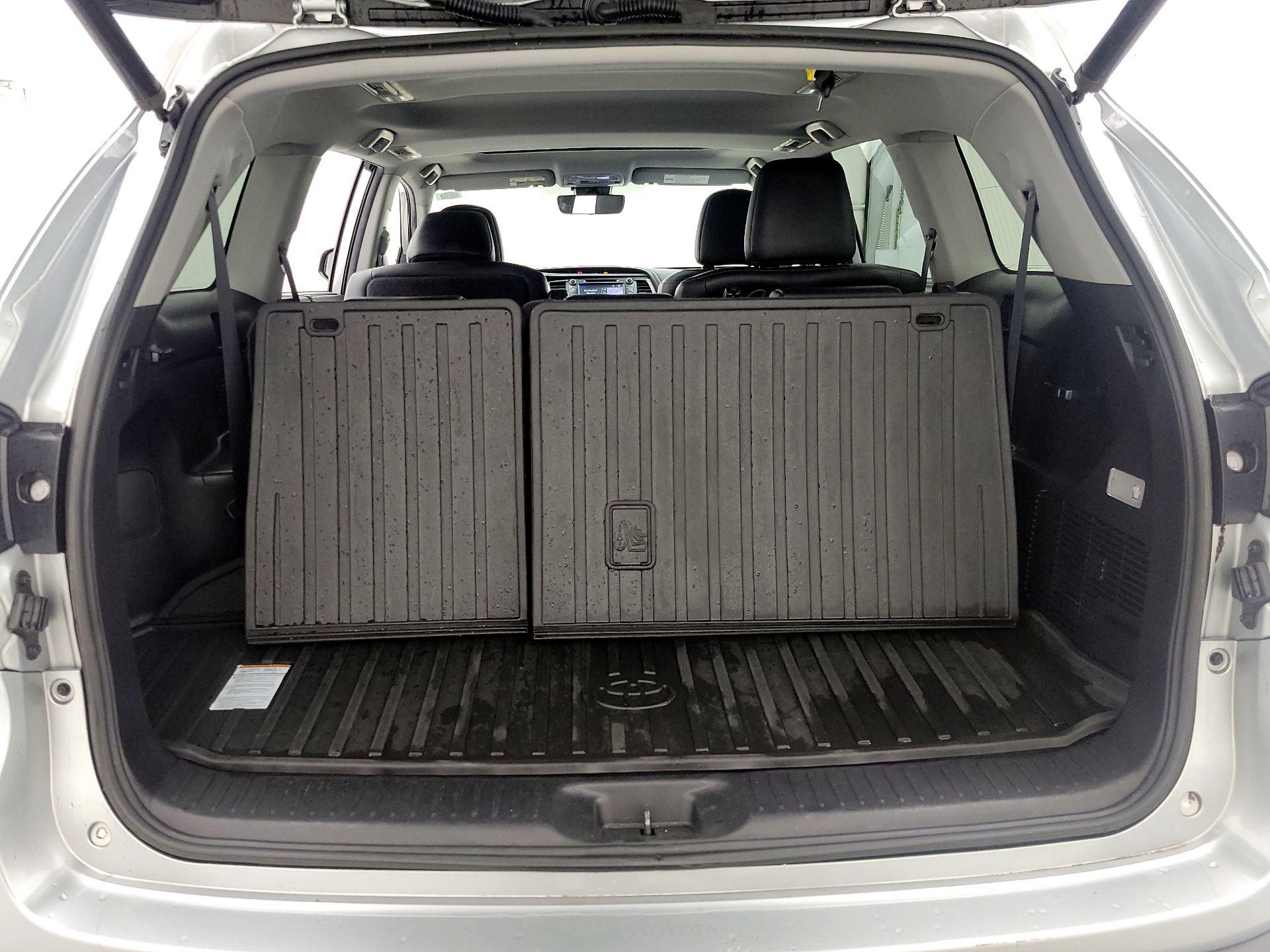 Thumbnail: 2019 Toyota Highlander - 20