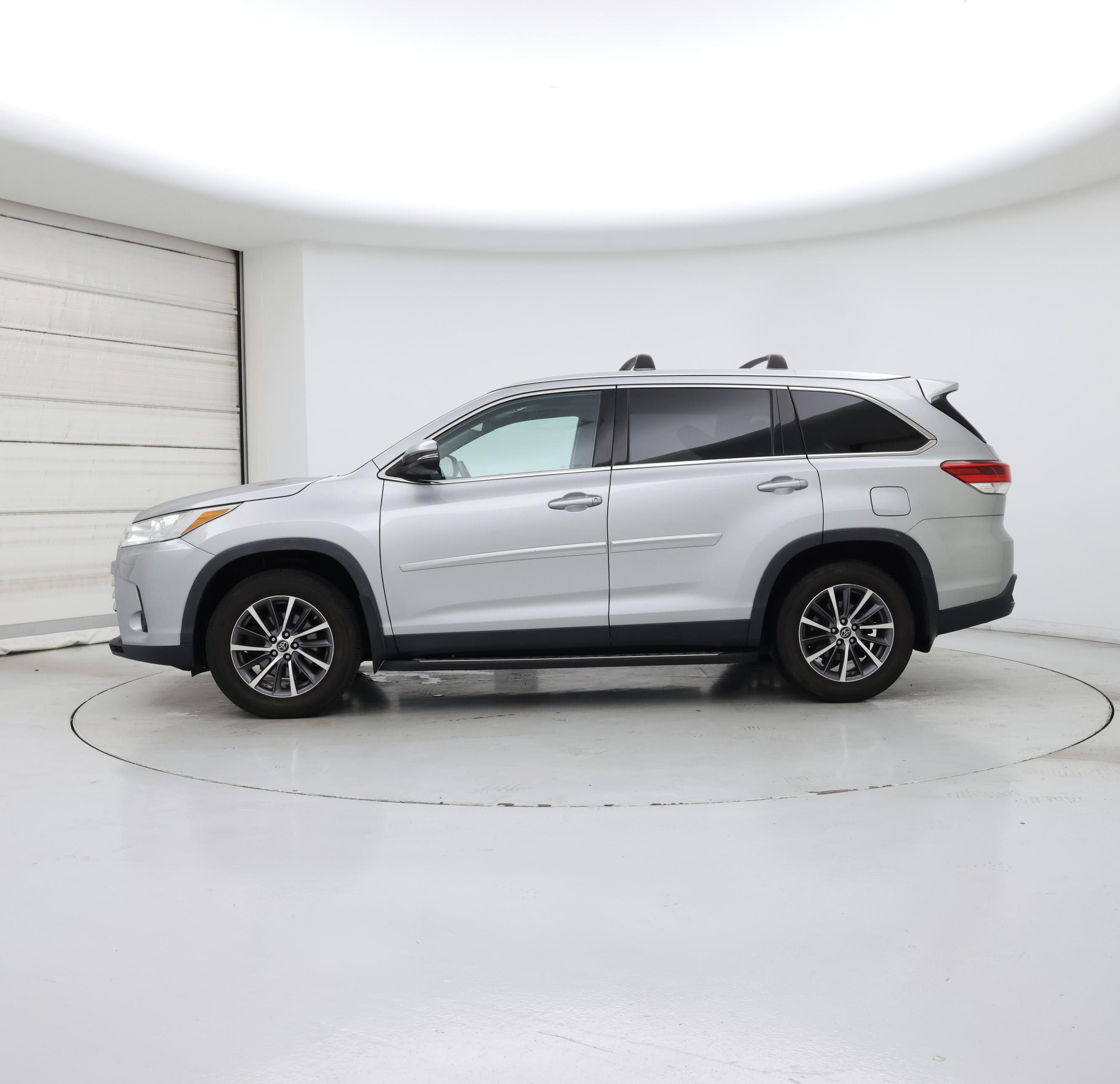 Thumbnail: 2019 Toyota Highlander - 3