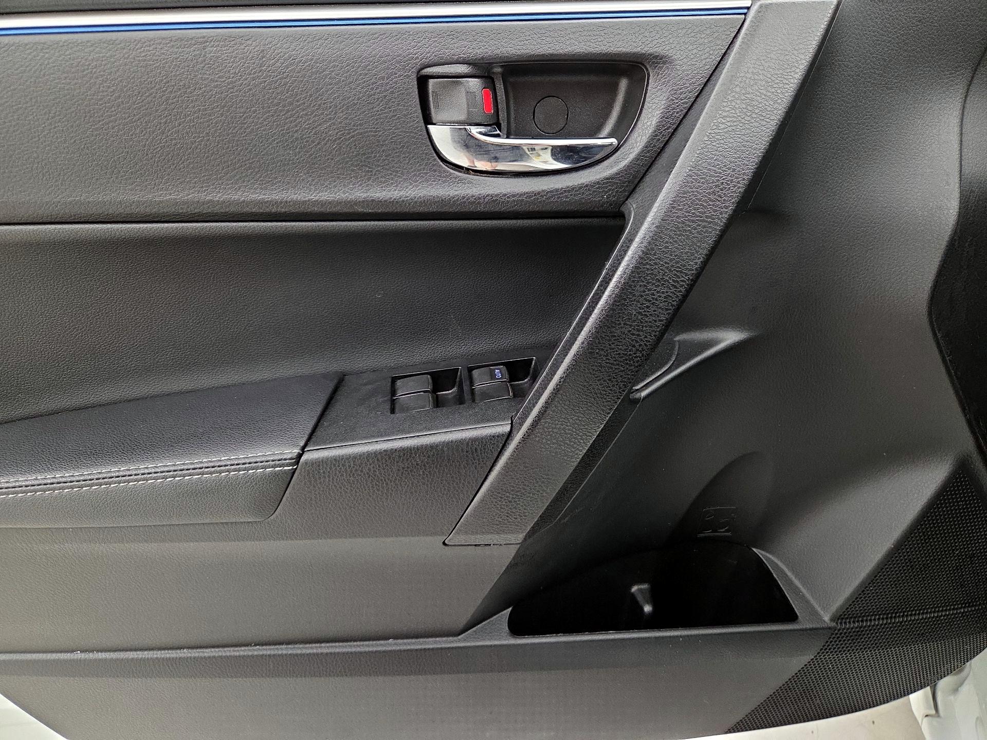 Thumbnail: 2016 Toyota Corolla - 12