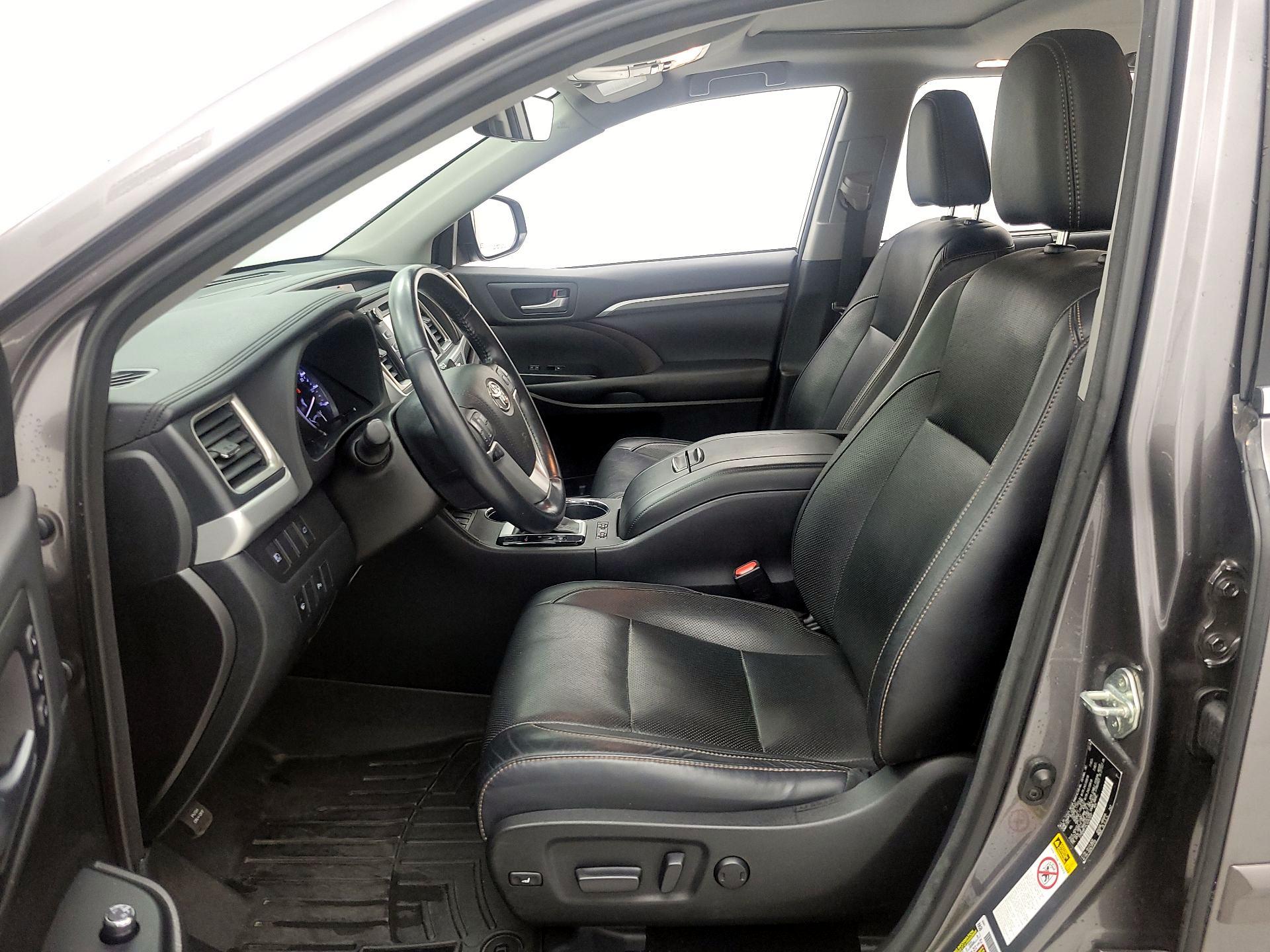 Thumbnail: 2018 Toyota Highlander - 11
