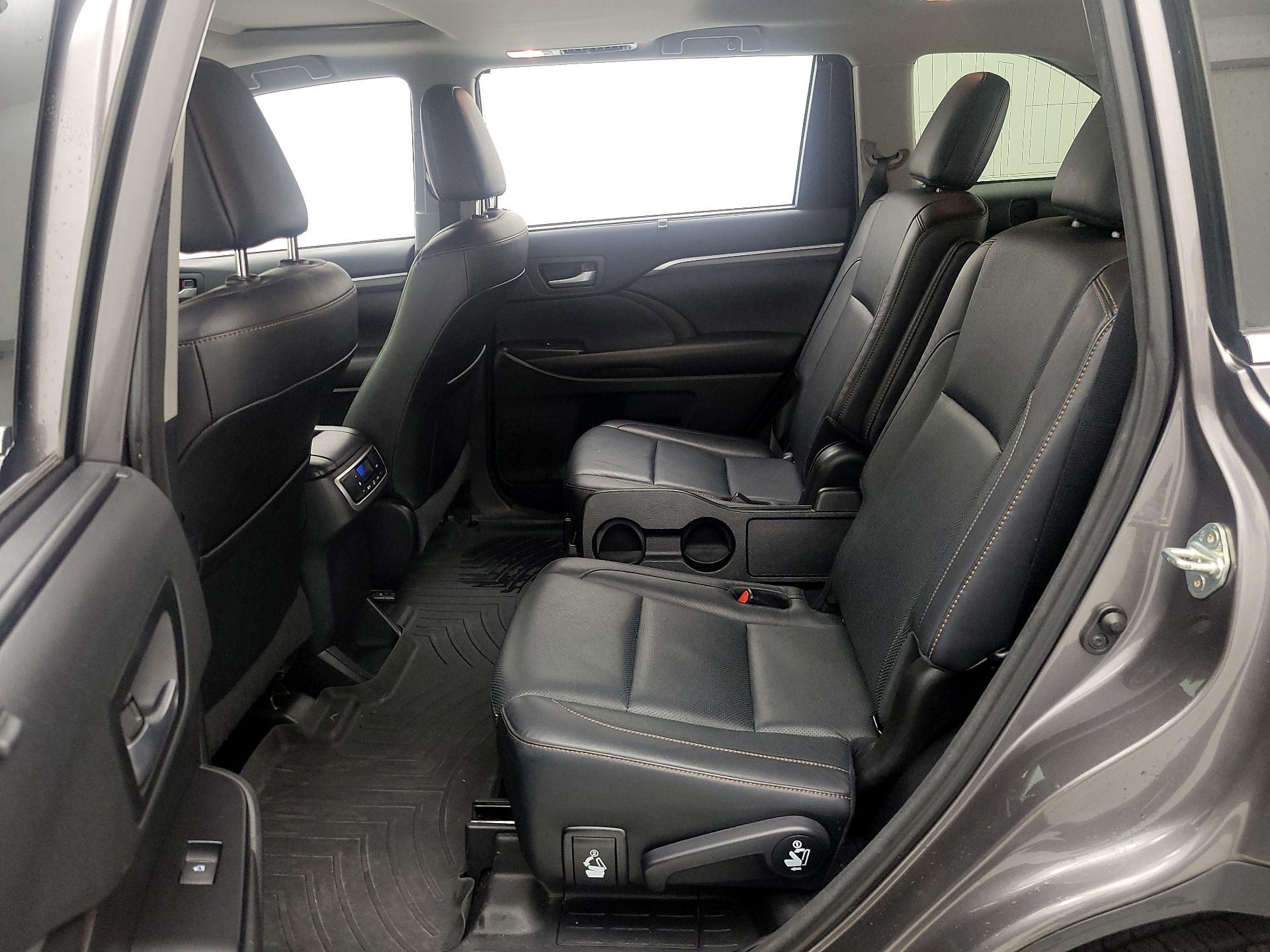 Thumbnail: 2018 Toyota Highlander - 20