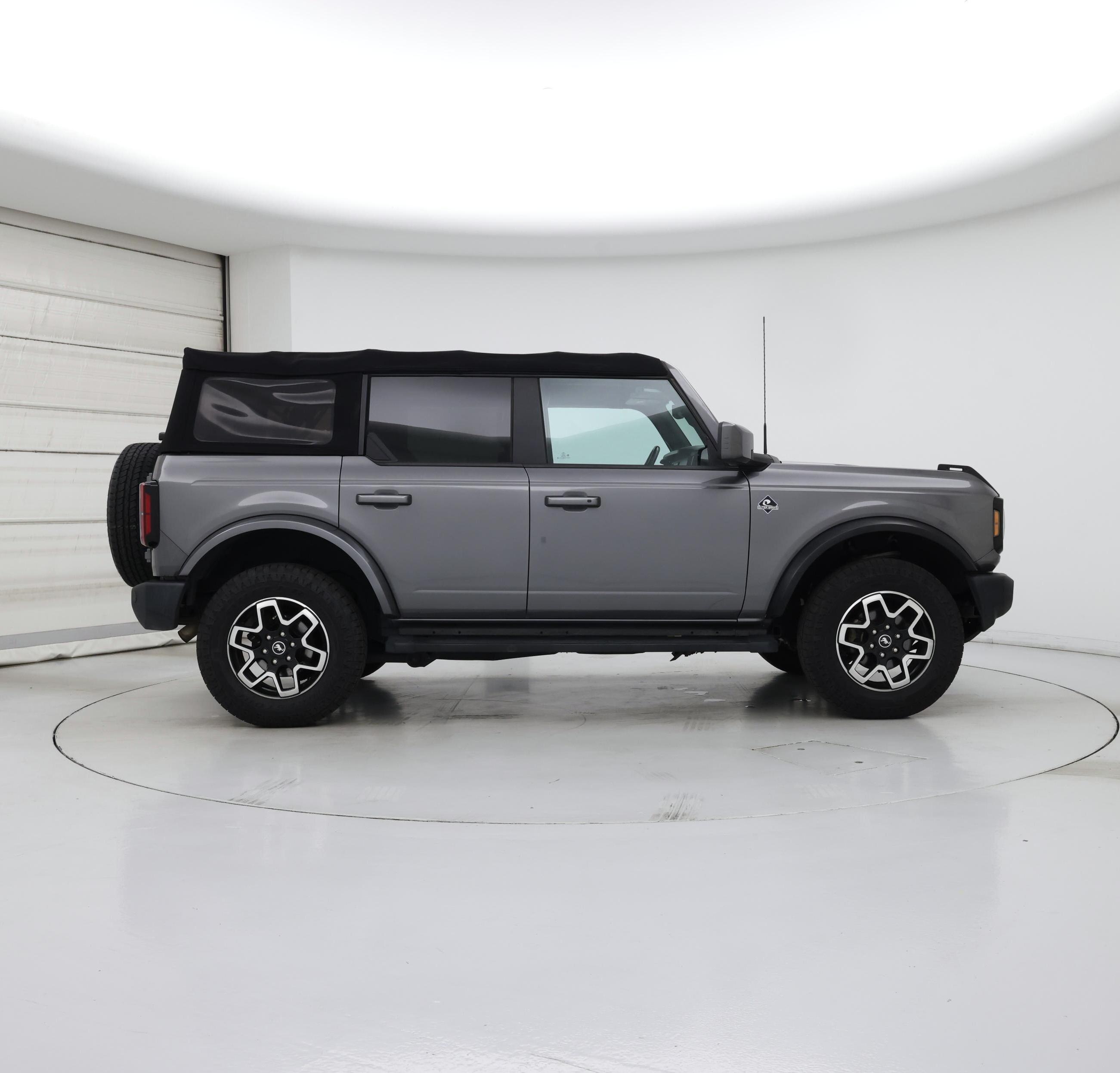 Thumbnail: 2022 Ford Bronco - 7