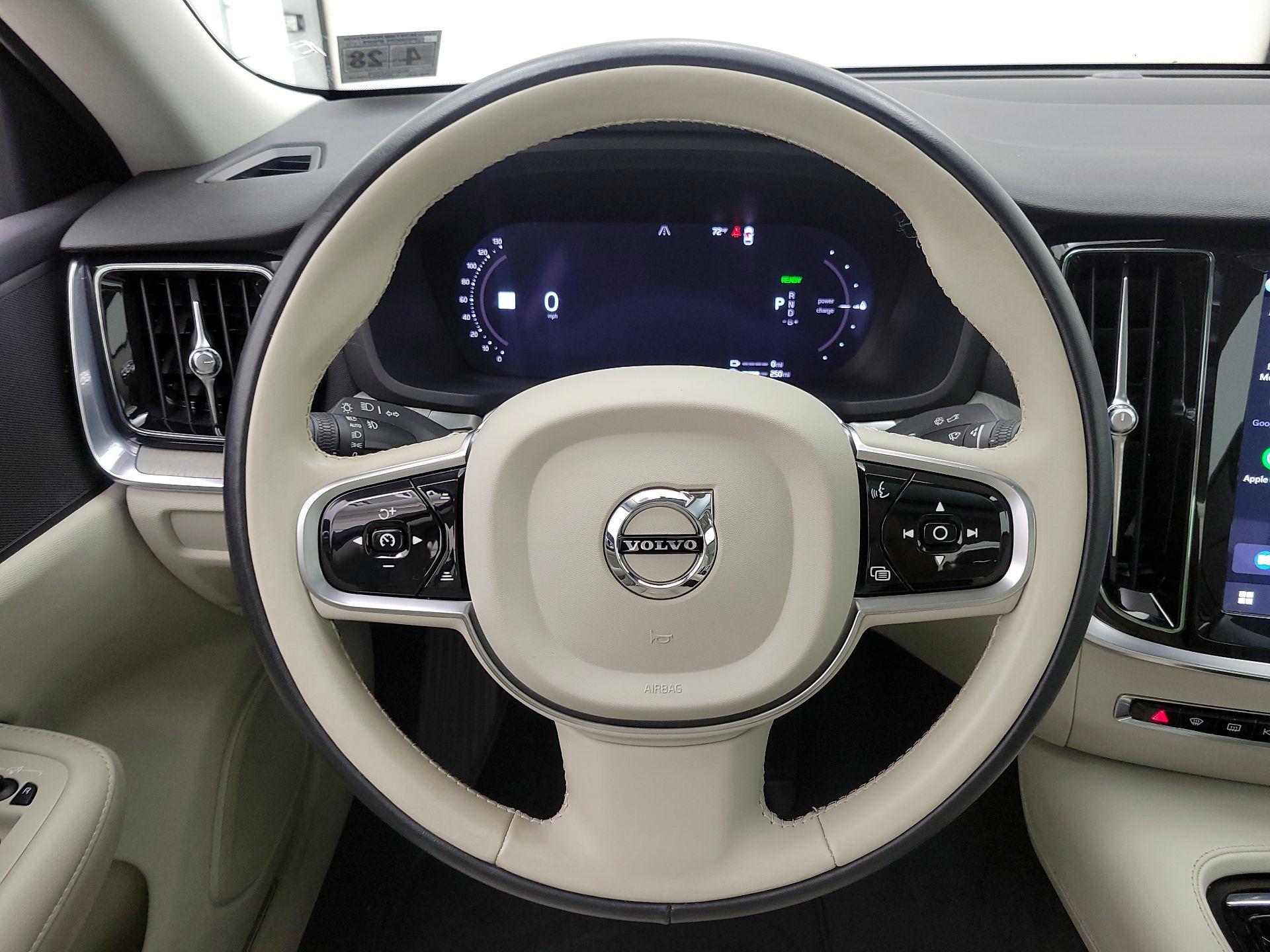 Thumbnail: 2023 Volvo S60 - 10