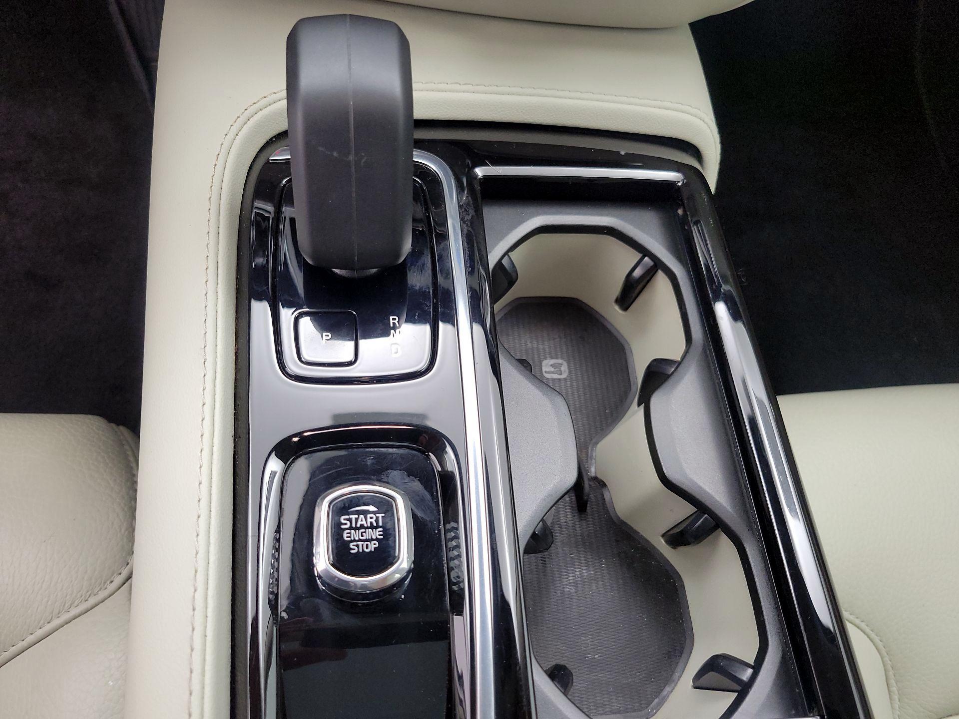 Thumbnail: 2023 Volvo S60 - 17