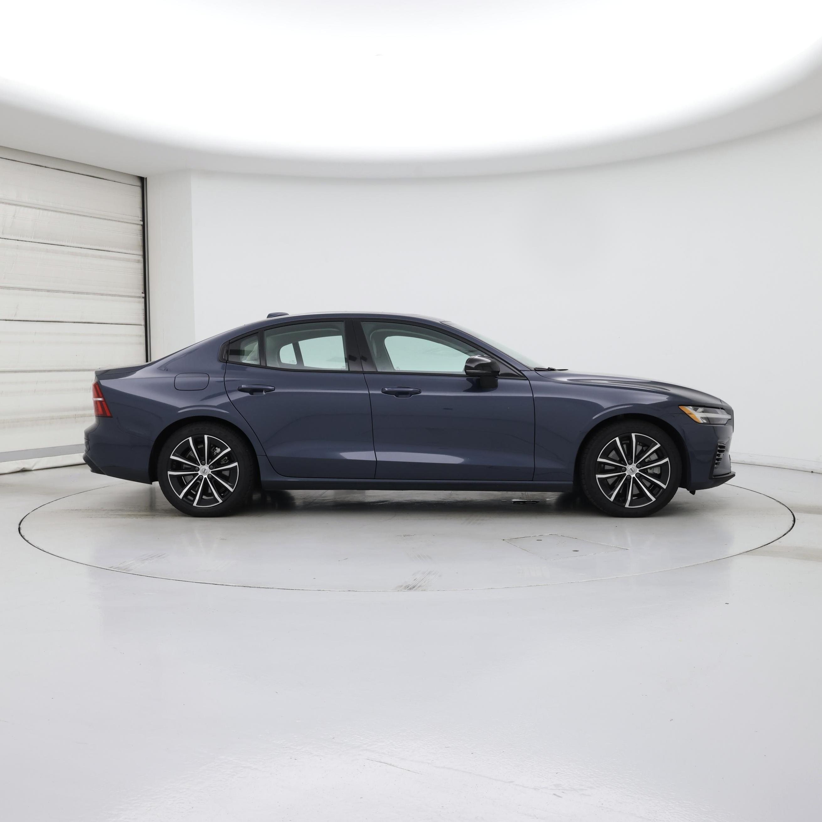 Thumbnail: 2023 Volvo S60 - 7