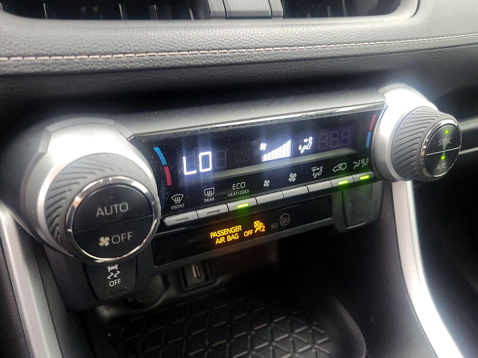 Thumbnail: 2022 Toyota RAV4 - 16