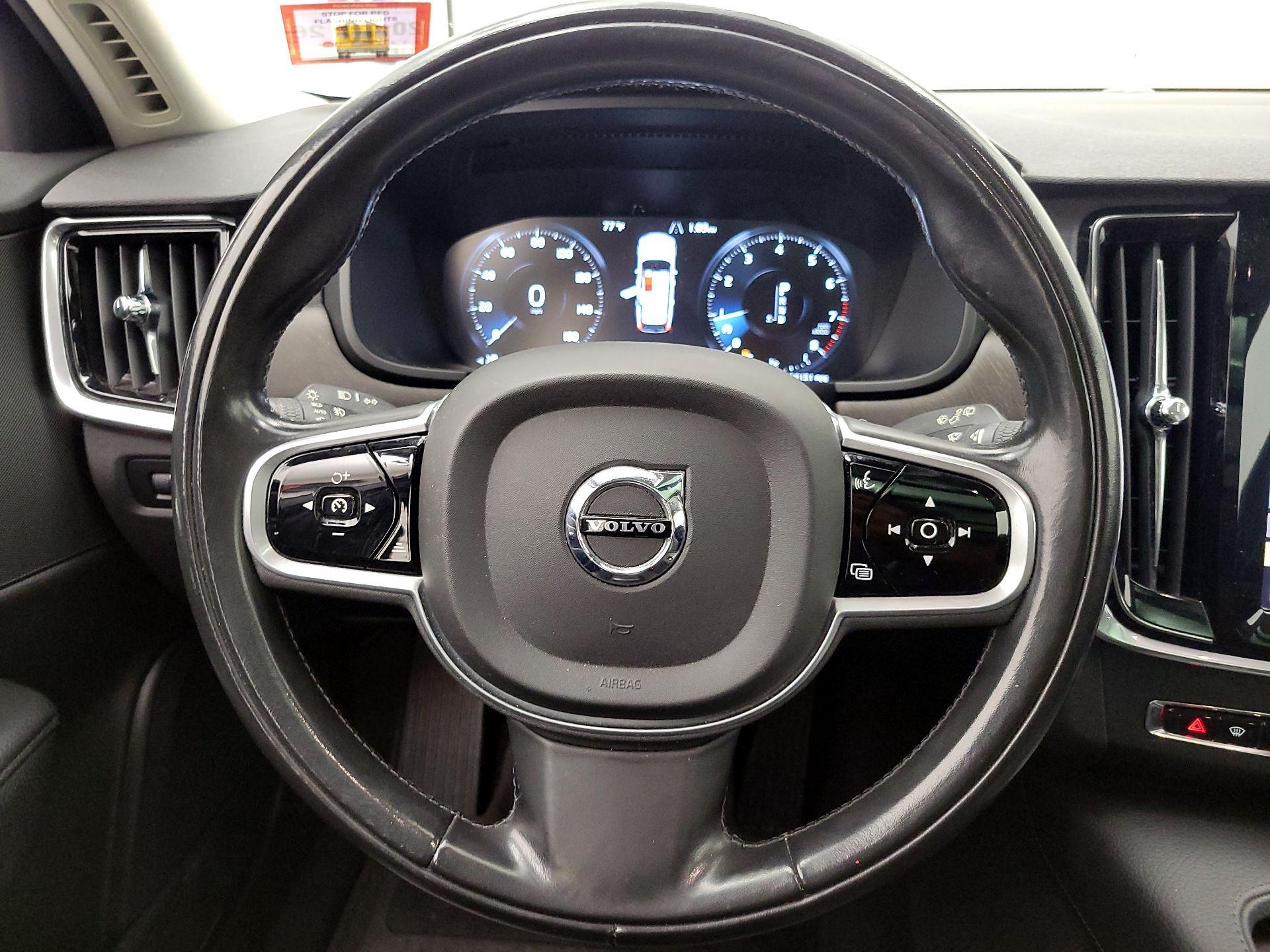Thumbnail: 2017 Volvo V90 - 10