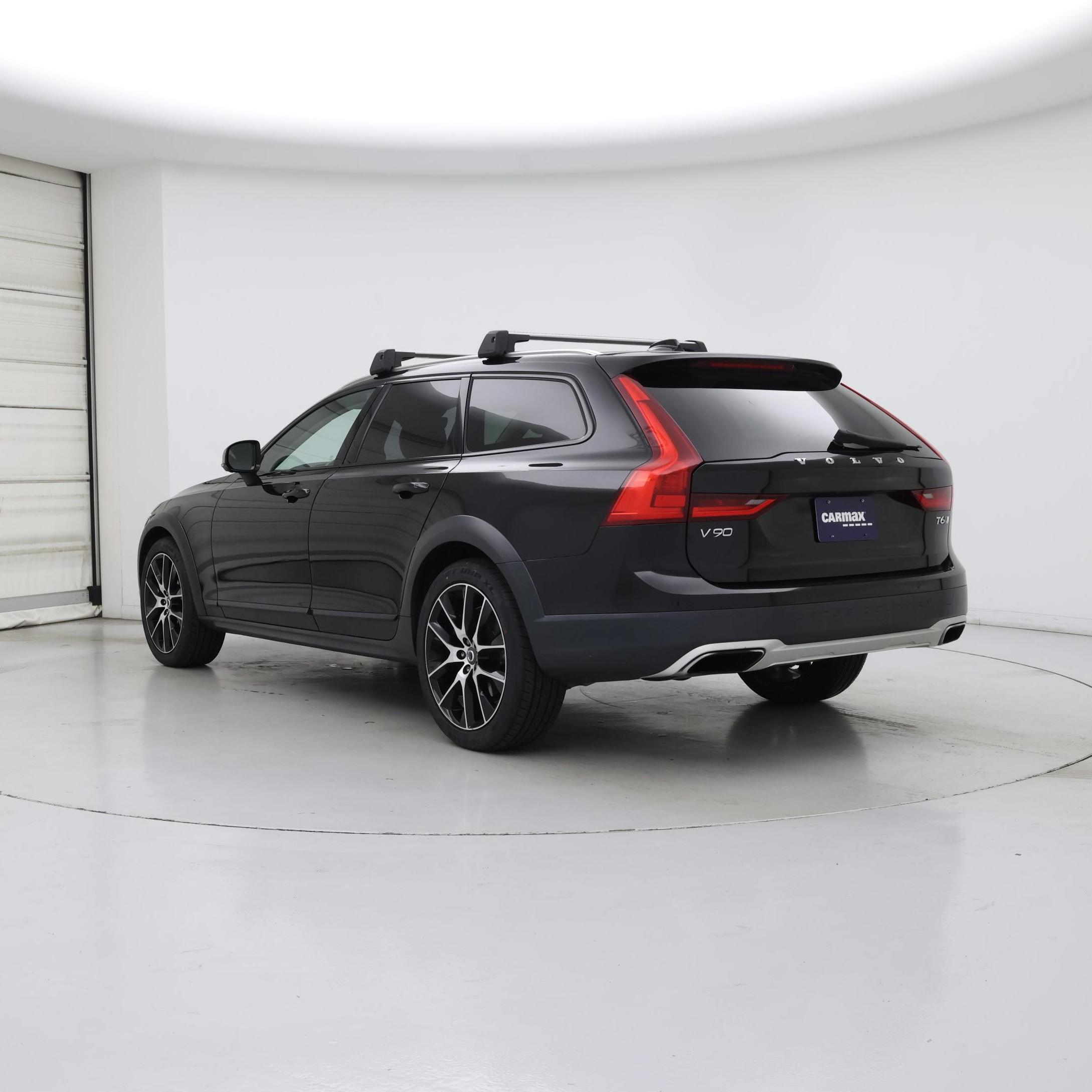Thumbnail: 2017 Volvo V90 - 2