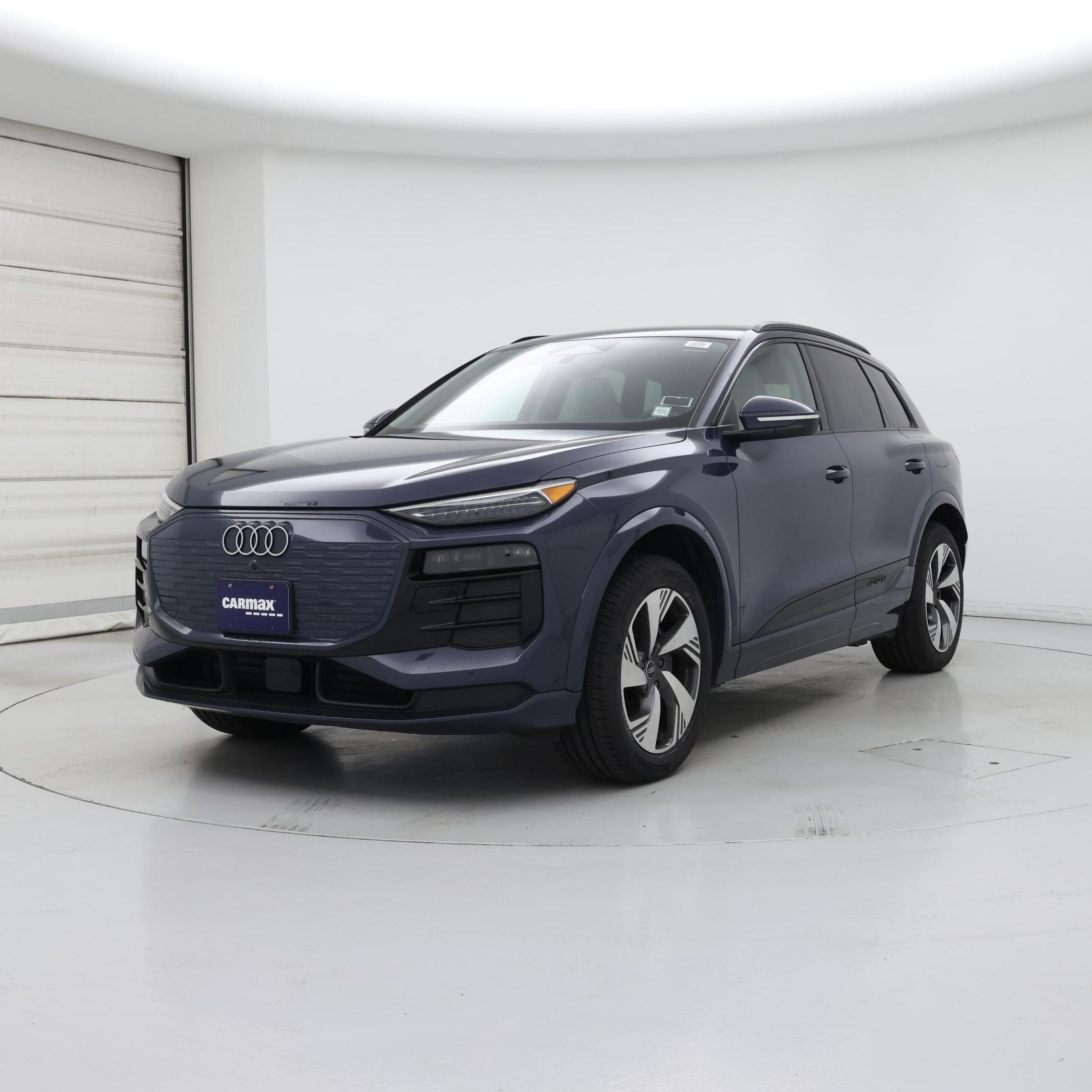 Thumbnail: 2025 Audi Q6 e-tron - 4