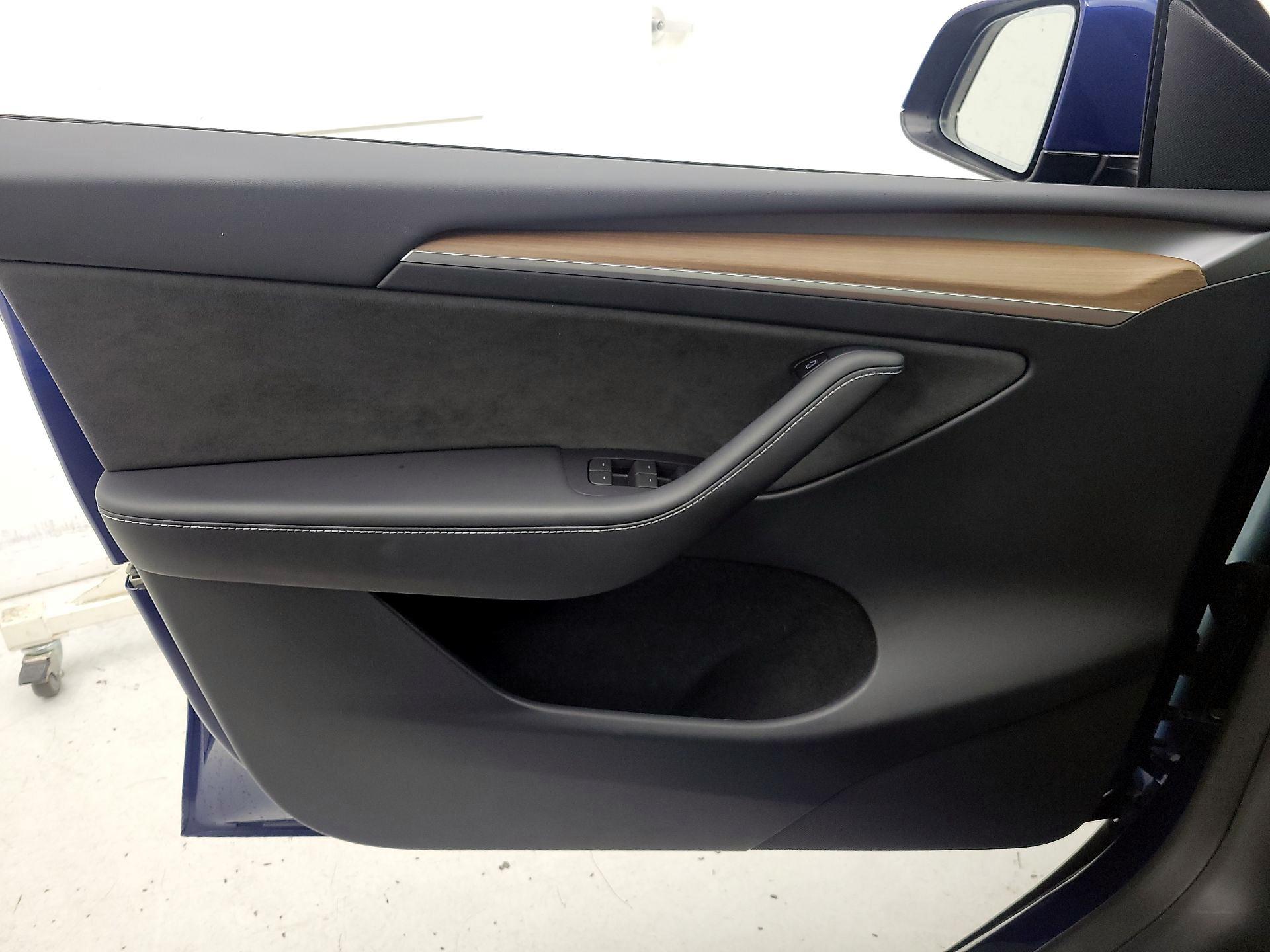 Thumbnail: 2023 Tesla Model Y - 12
