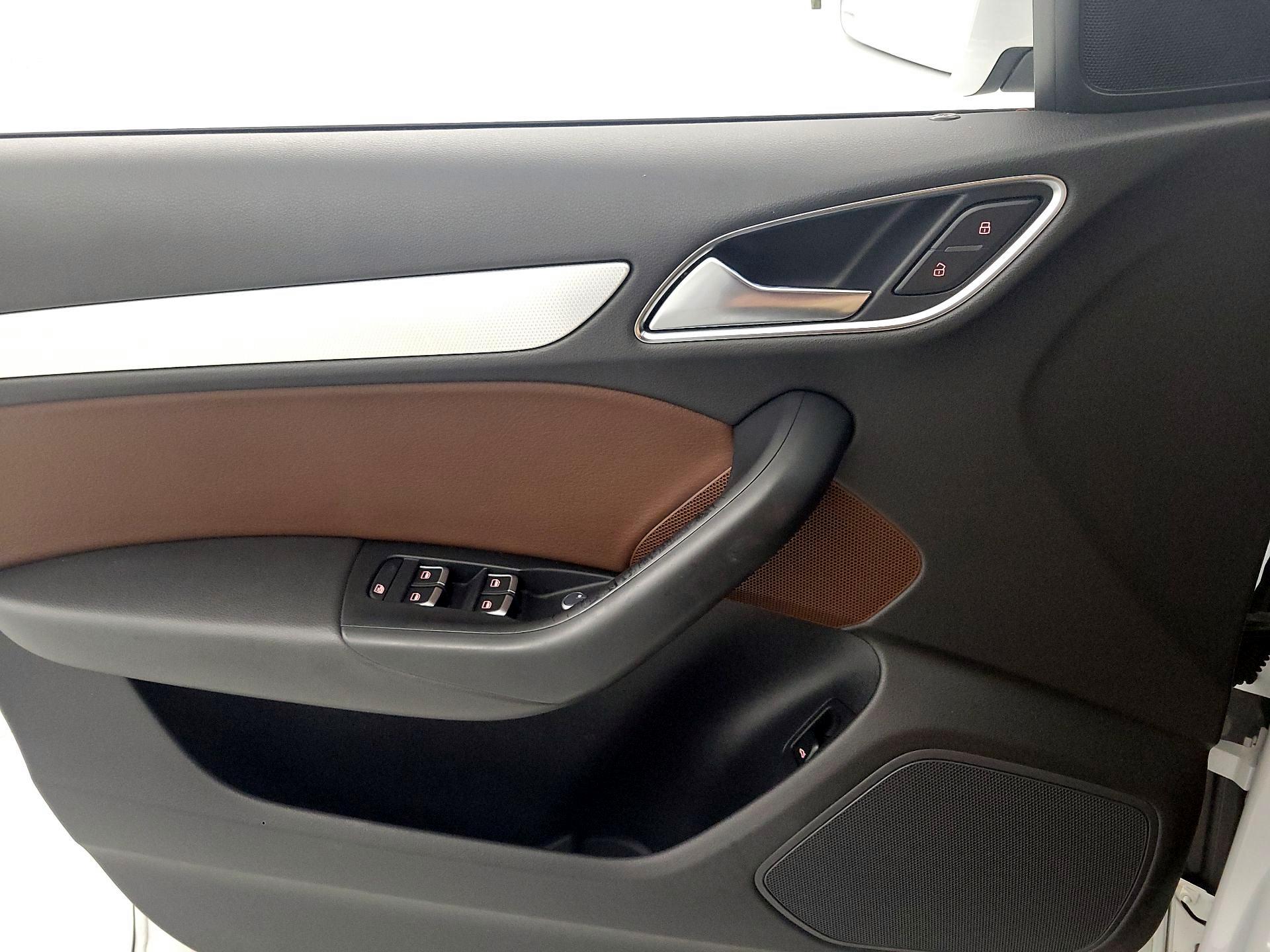 Thumbnail: 2015 Audi Q3 - 12