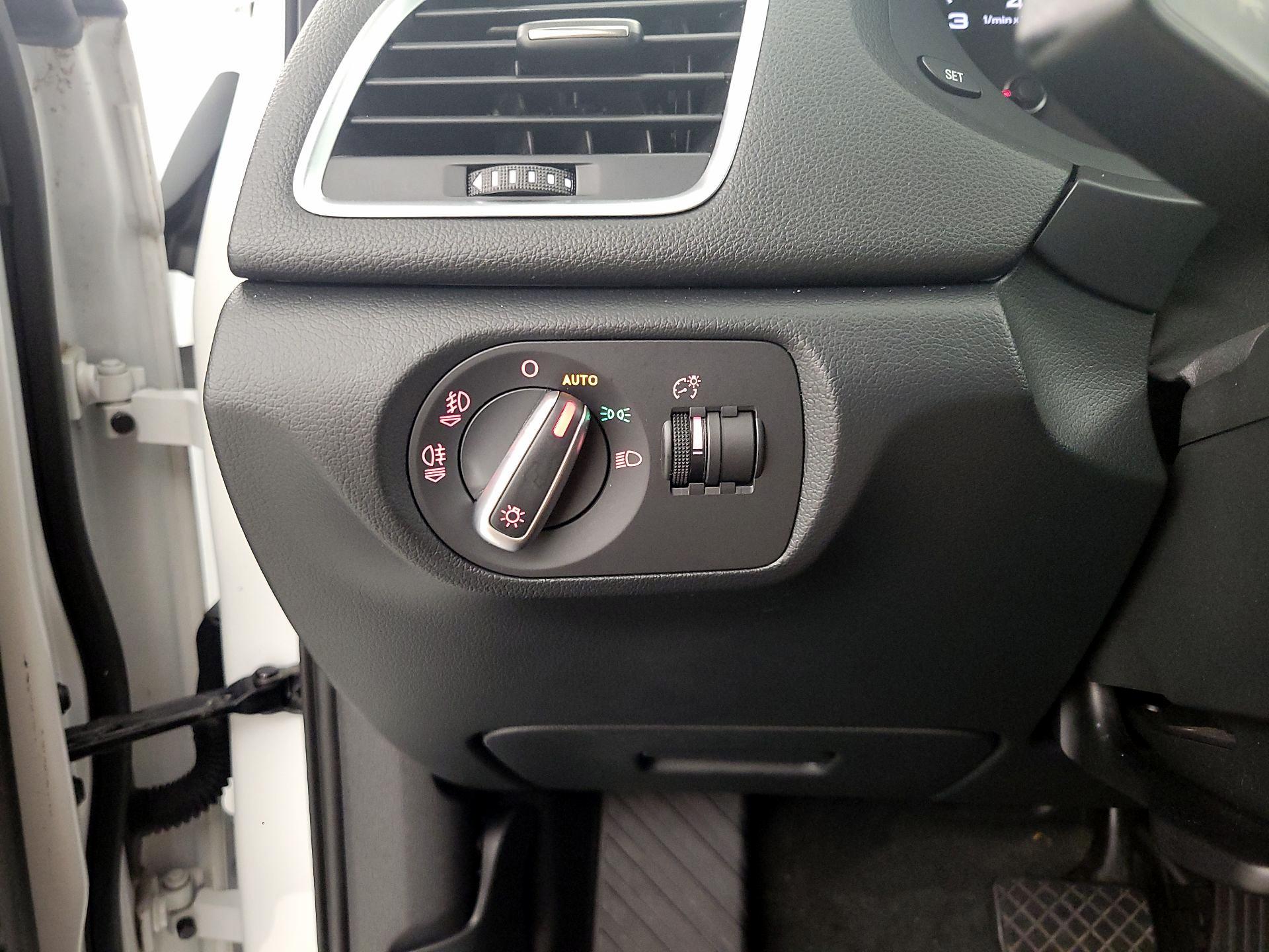 Thumbnail: 2015 Audi Q3 - 13