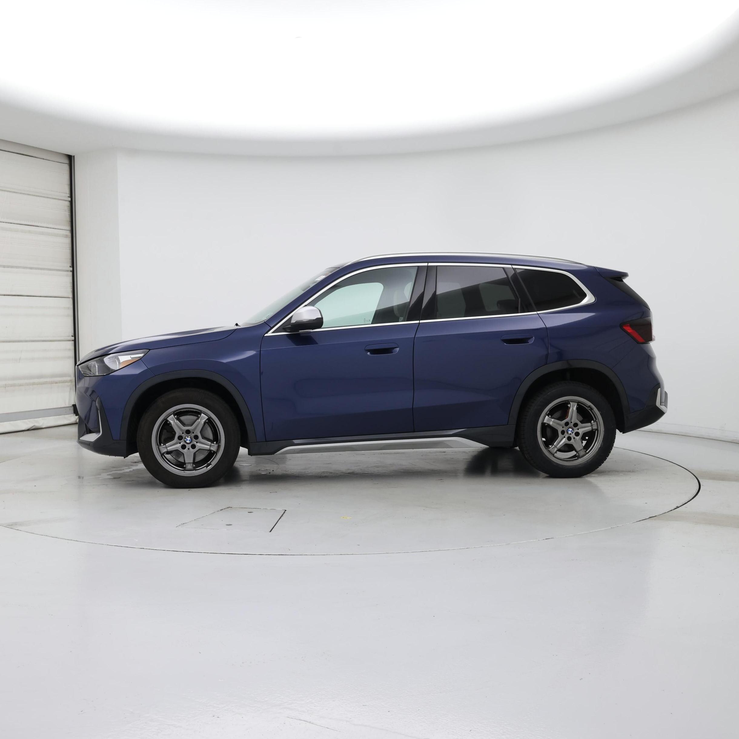 Thumbnail: 2023 BMW X1 - 3