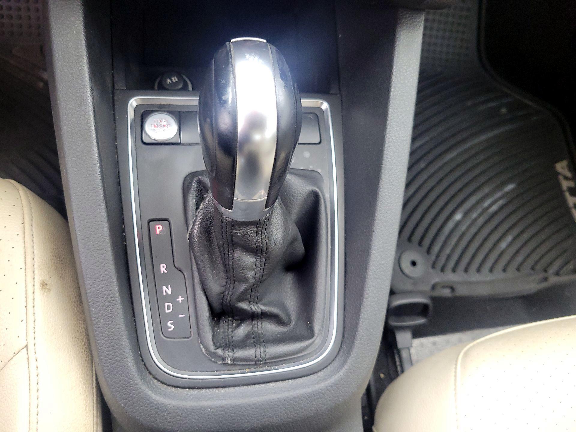 Thumbnail: 2017 Volkswagen Jetta - 17