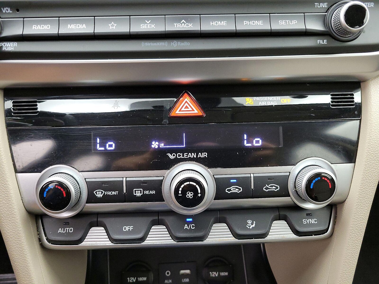 2020 Hyundai Elantra SEL - Photo 17