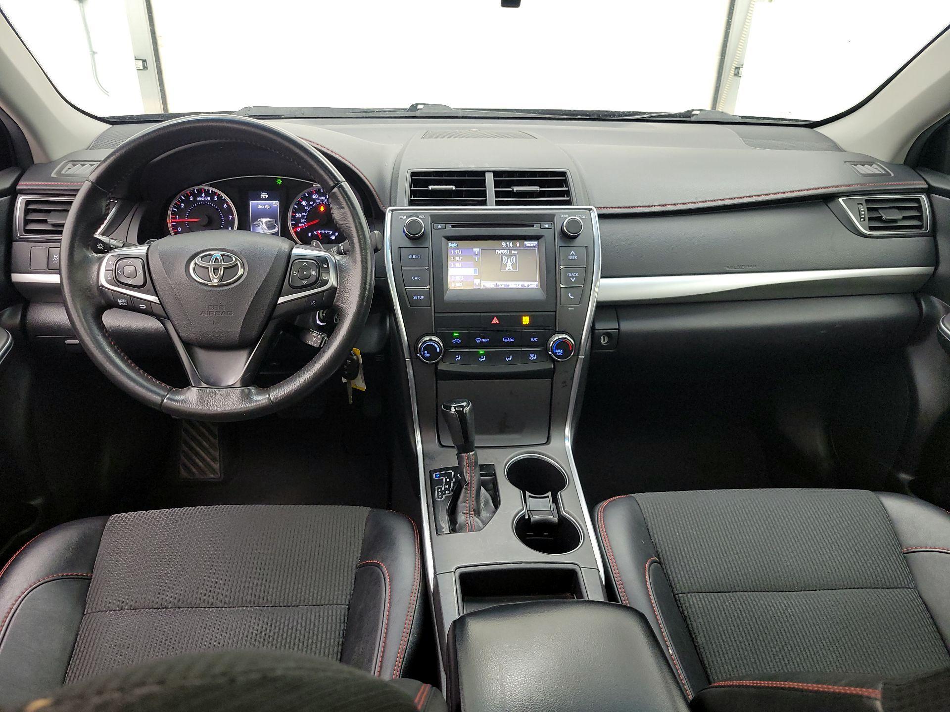 Thumbnail: 2017 Toyota Camry - 9