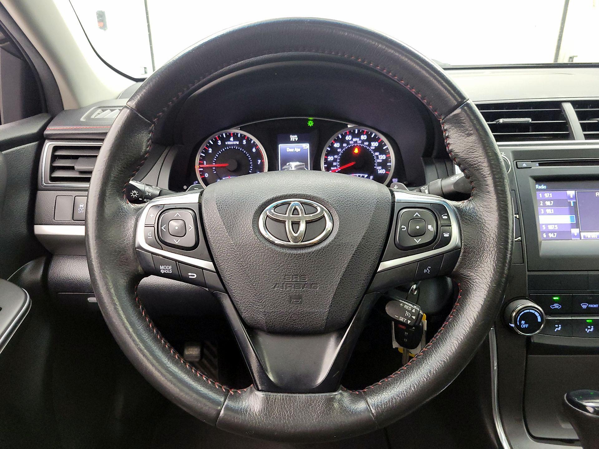Thumbnail: 2017 Toyota Camry - 10