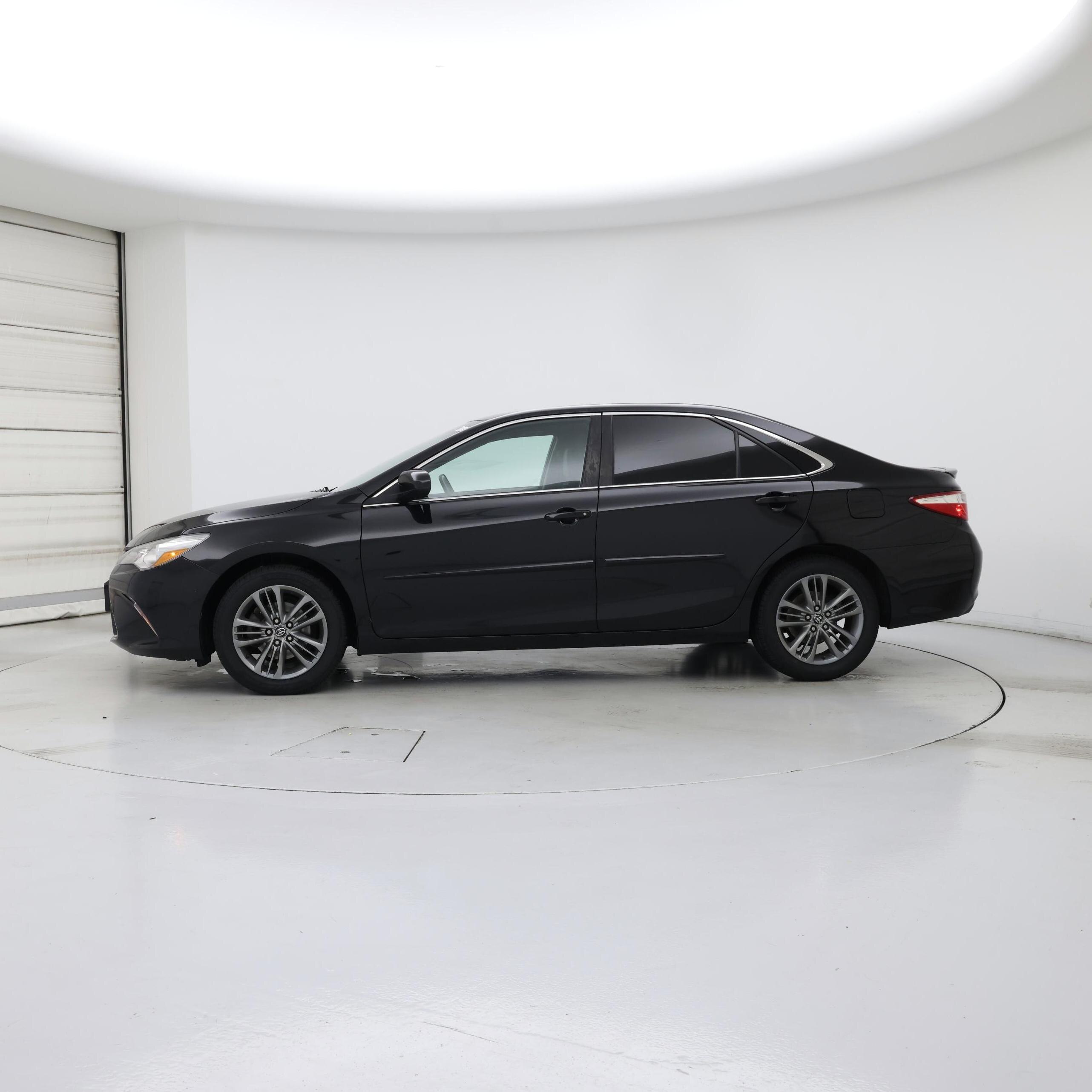 Thumbnail: 2017 Toyota Camry - 3