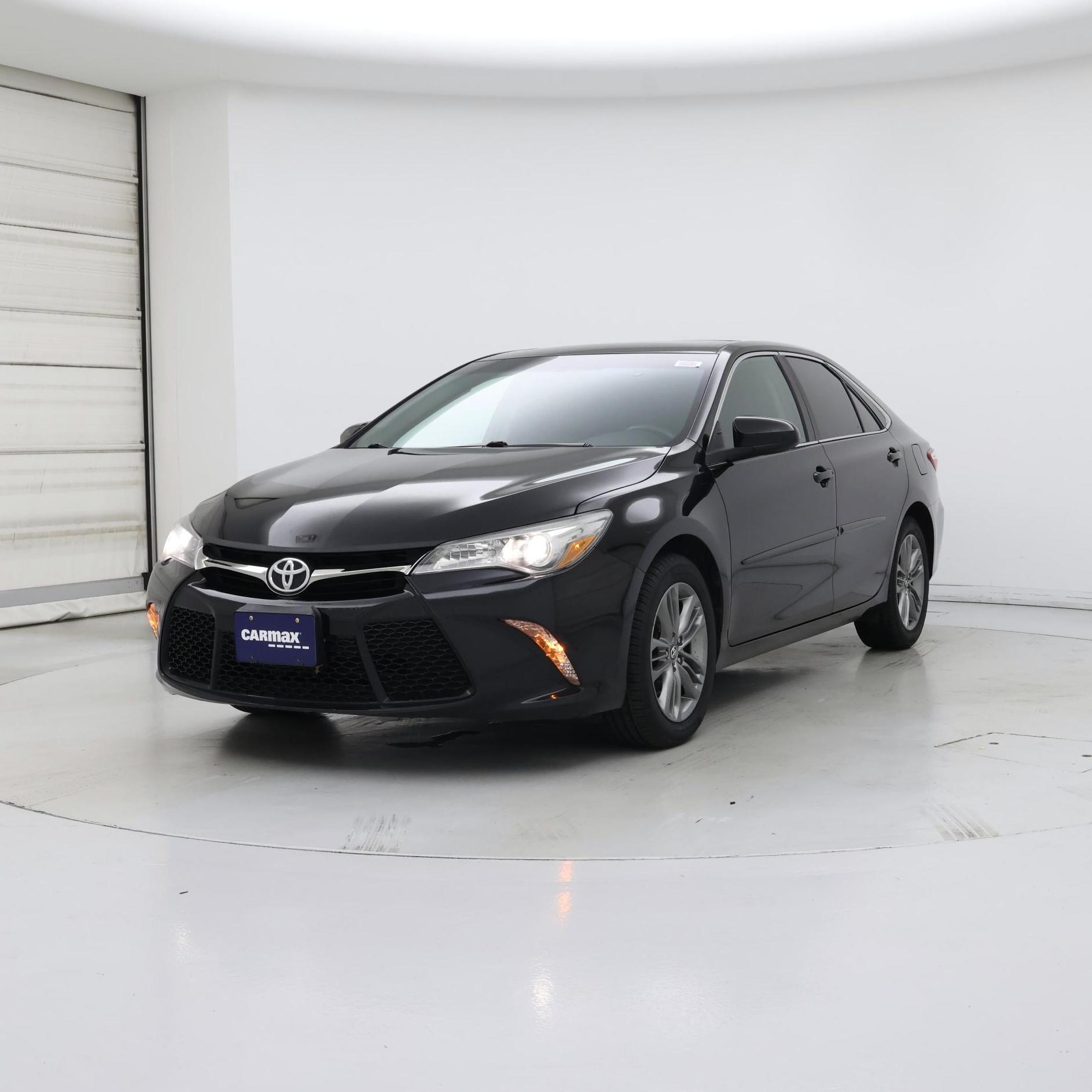 Thumbnail: 2017 Toyota Camry - 4