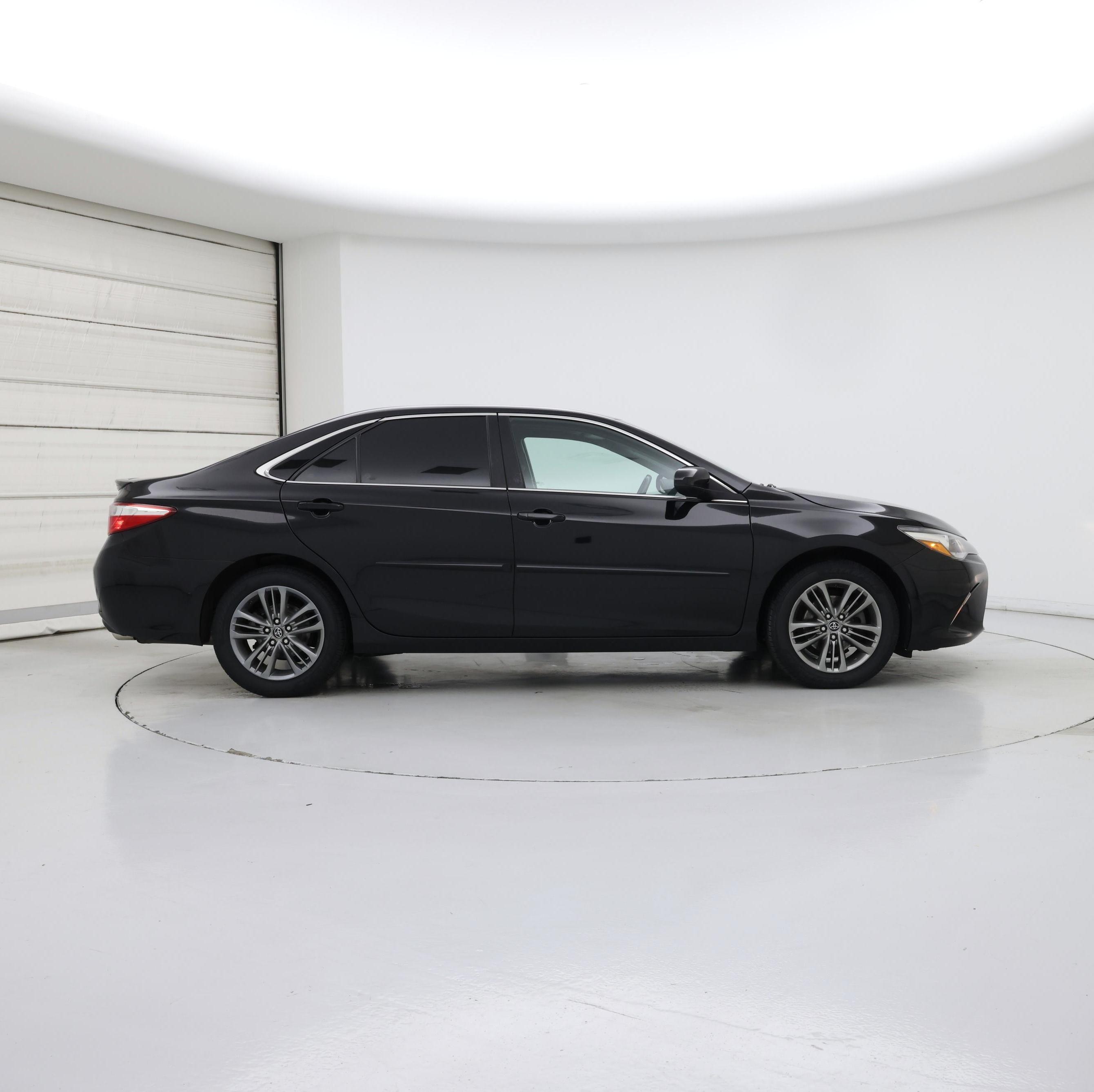 Thumbnail: 2017 Toyota Camry - 7