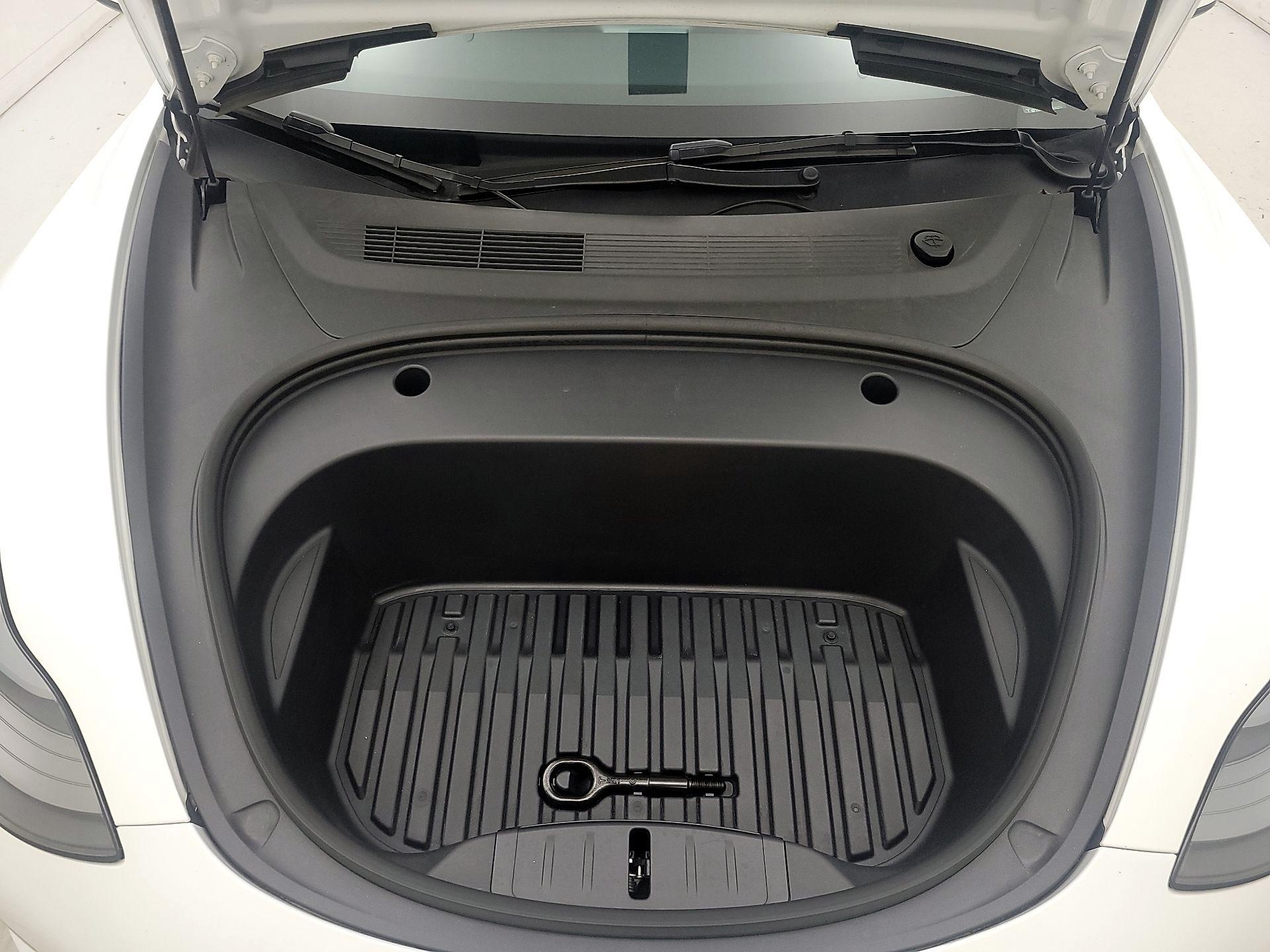 Thumbnail: 2023 Tesla Model 3 - 20