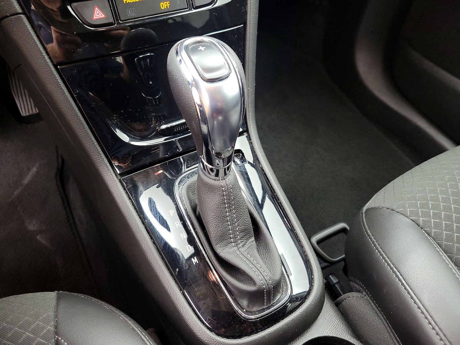 2018 Buick Encore Sport Touring - Photo 18