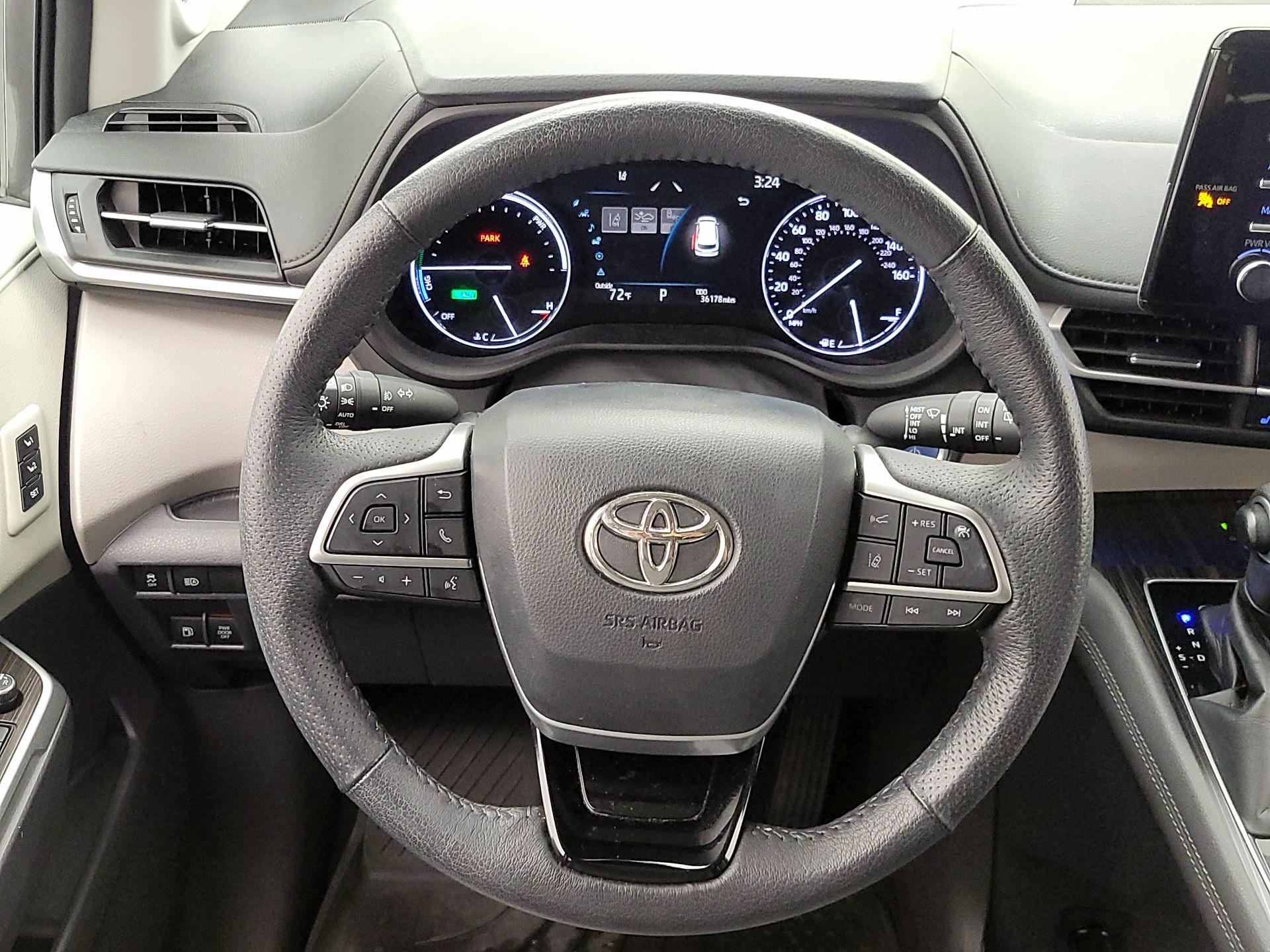 Thumbnail: 2021 Toyota Sienna - 10