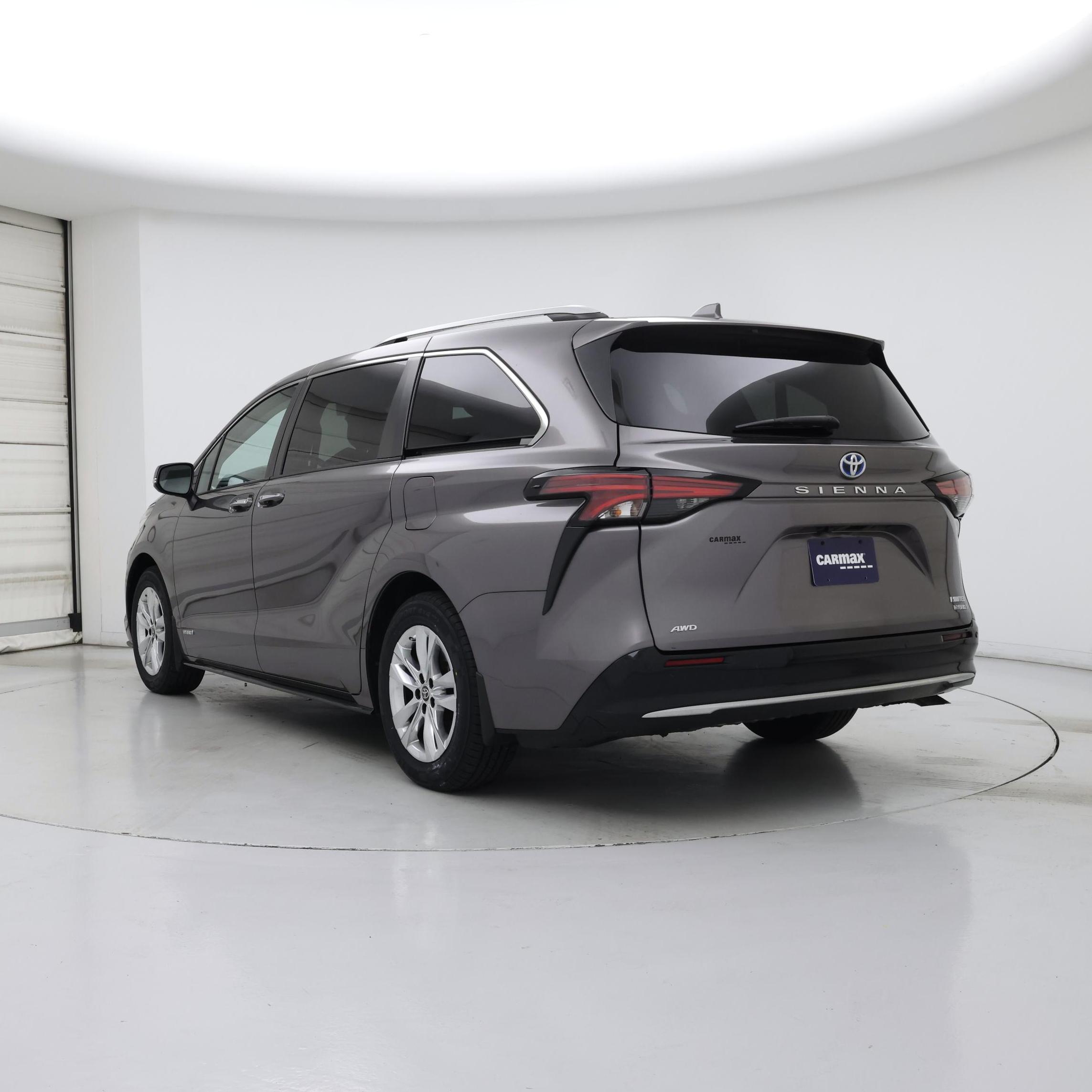 Thumbnail: 2021 Toyota Sienna - 2