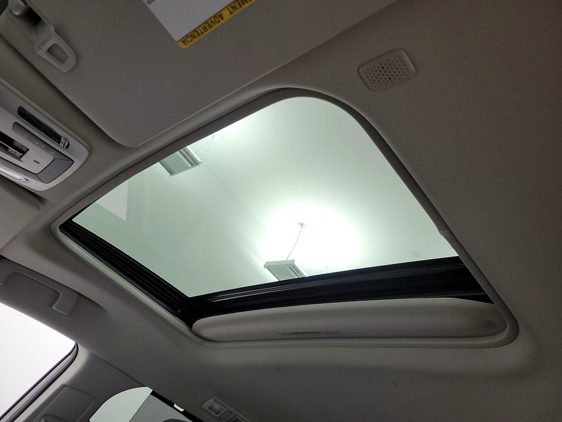 Thumbnail: 2021 Toyota Sienna - 19