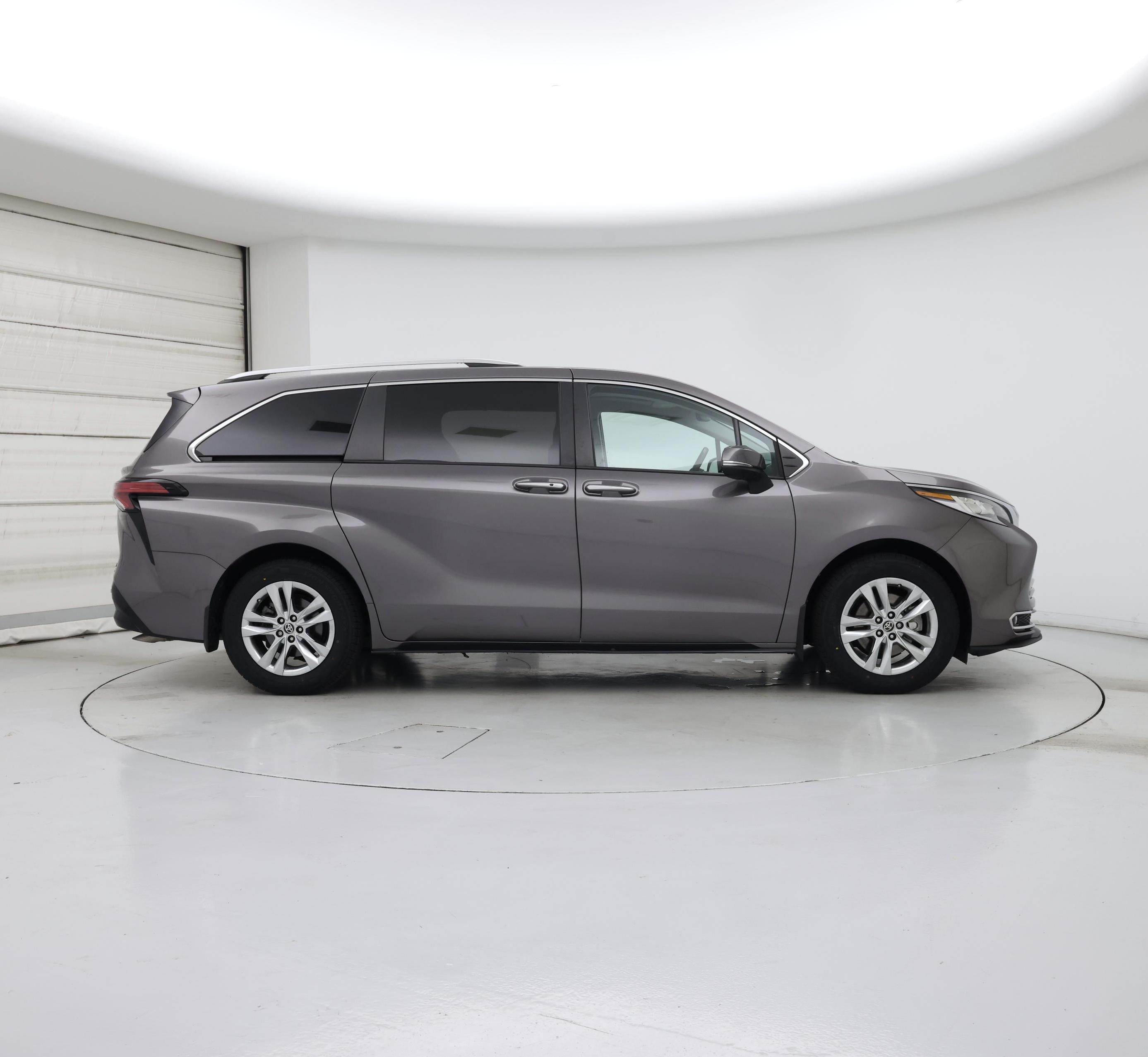 Thumbnail: 2021 Toyota Sienna - 7