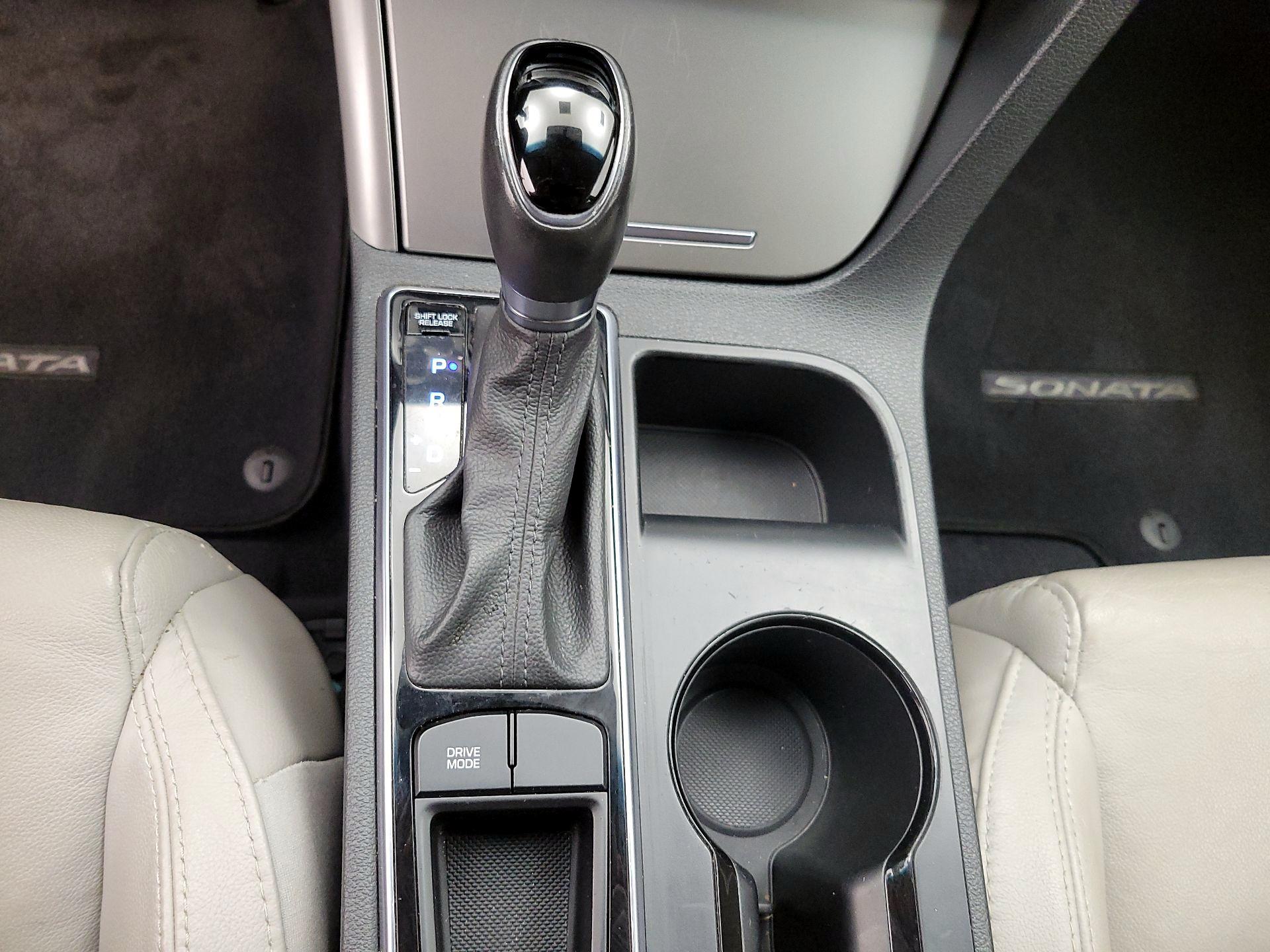 Thumbnail: 2016 Hyundai Sonata - 17