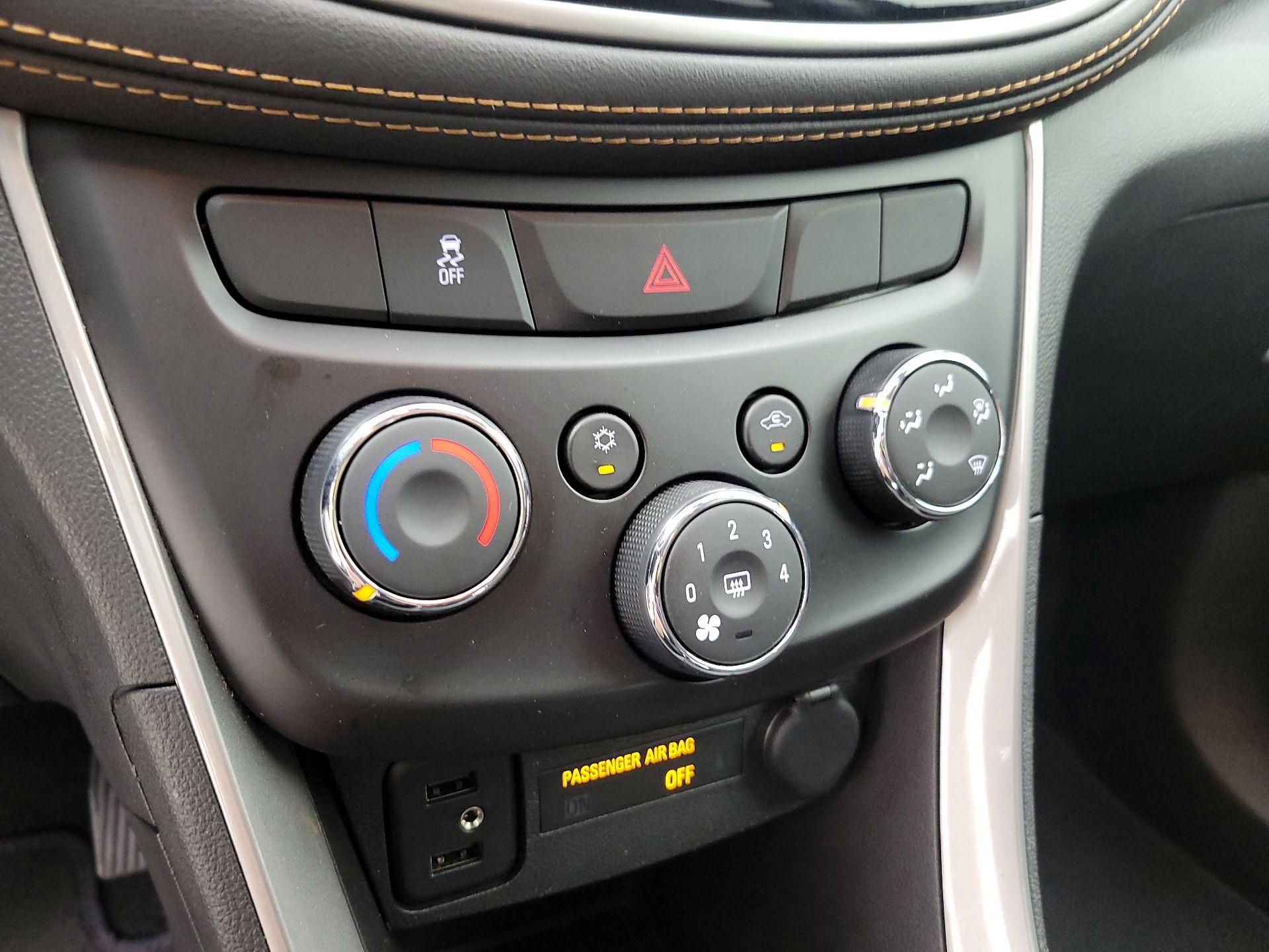 Thumbnail: 2021 Chevrolet Trax - 17
