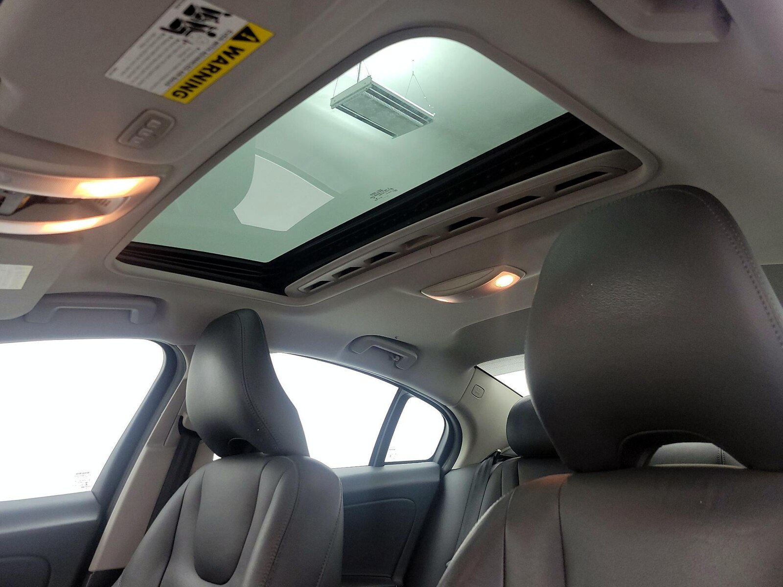 Sunroof(s) & Overhead Airbags