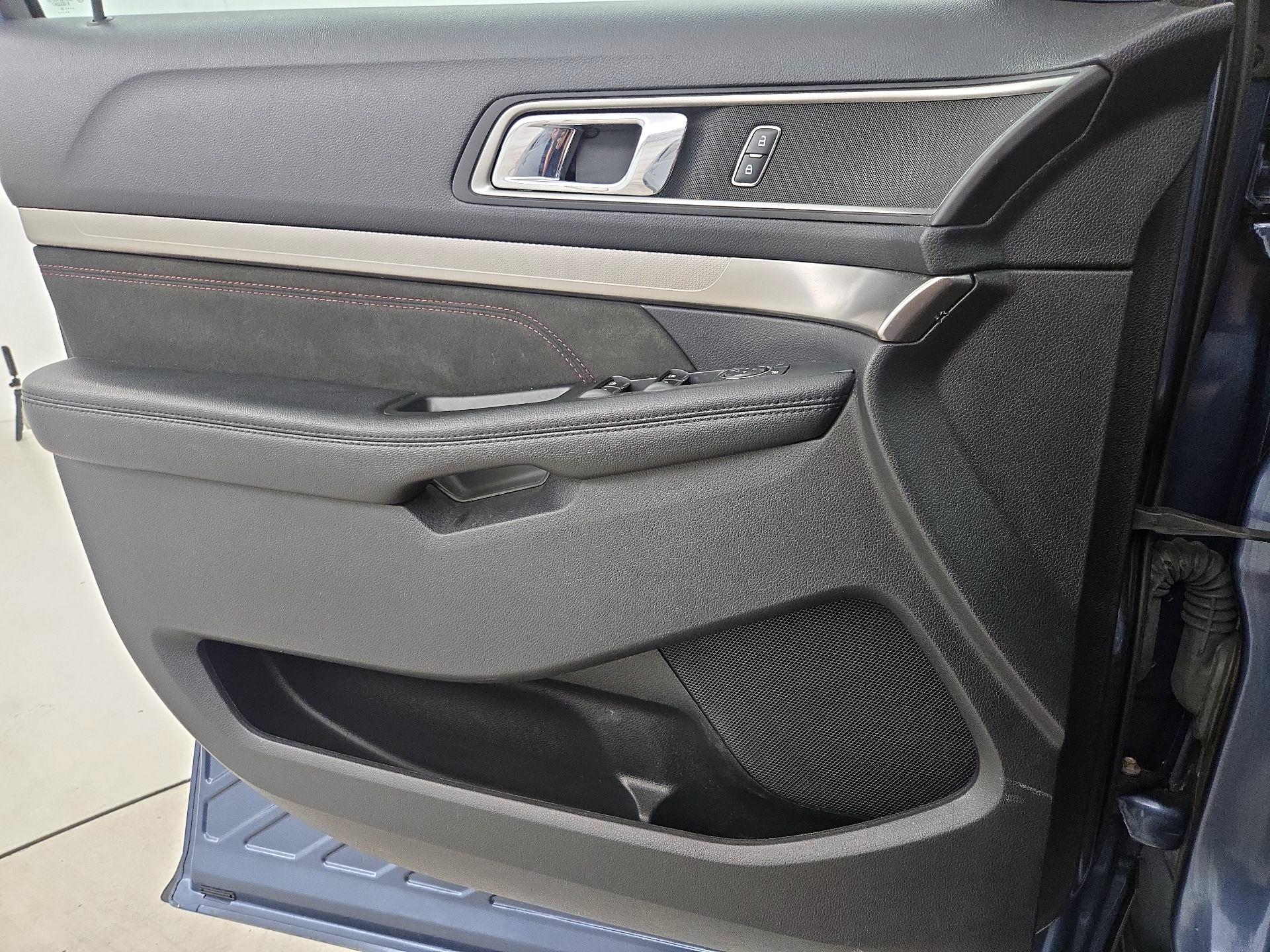 Thumbnail: 2018 Ford Explorer - 12
