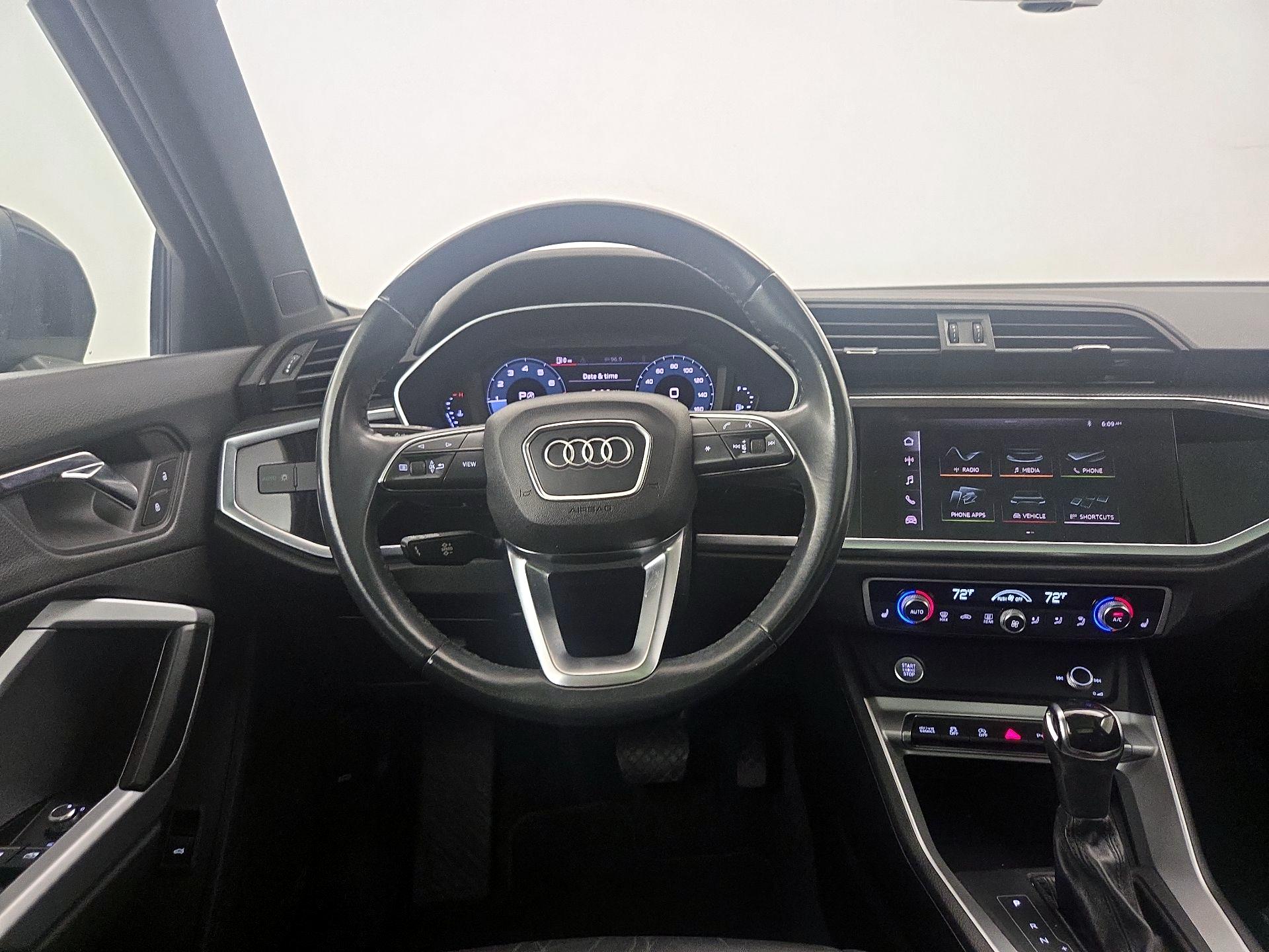 Thumbnail: 2020 Audi Q3 - 10