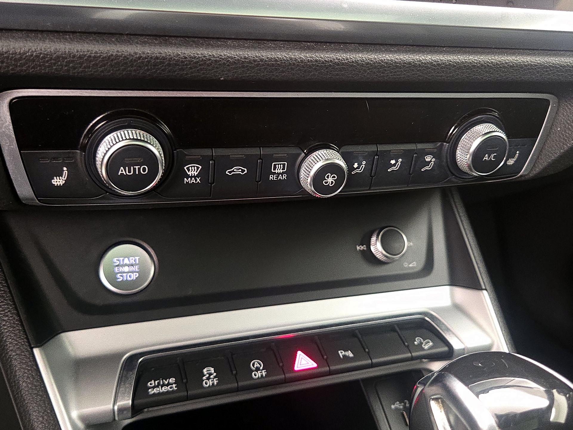 Thumbnail: 2020 Audi Q3 - 18