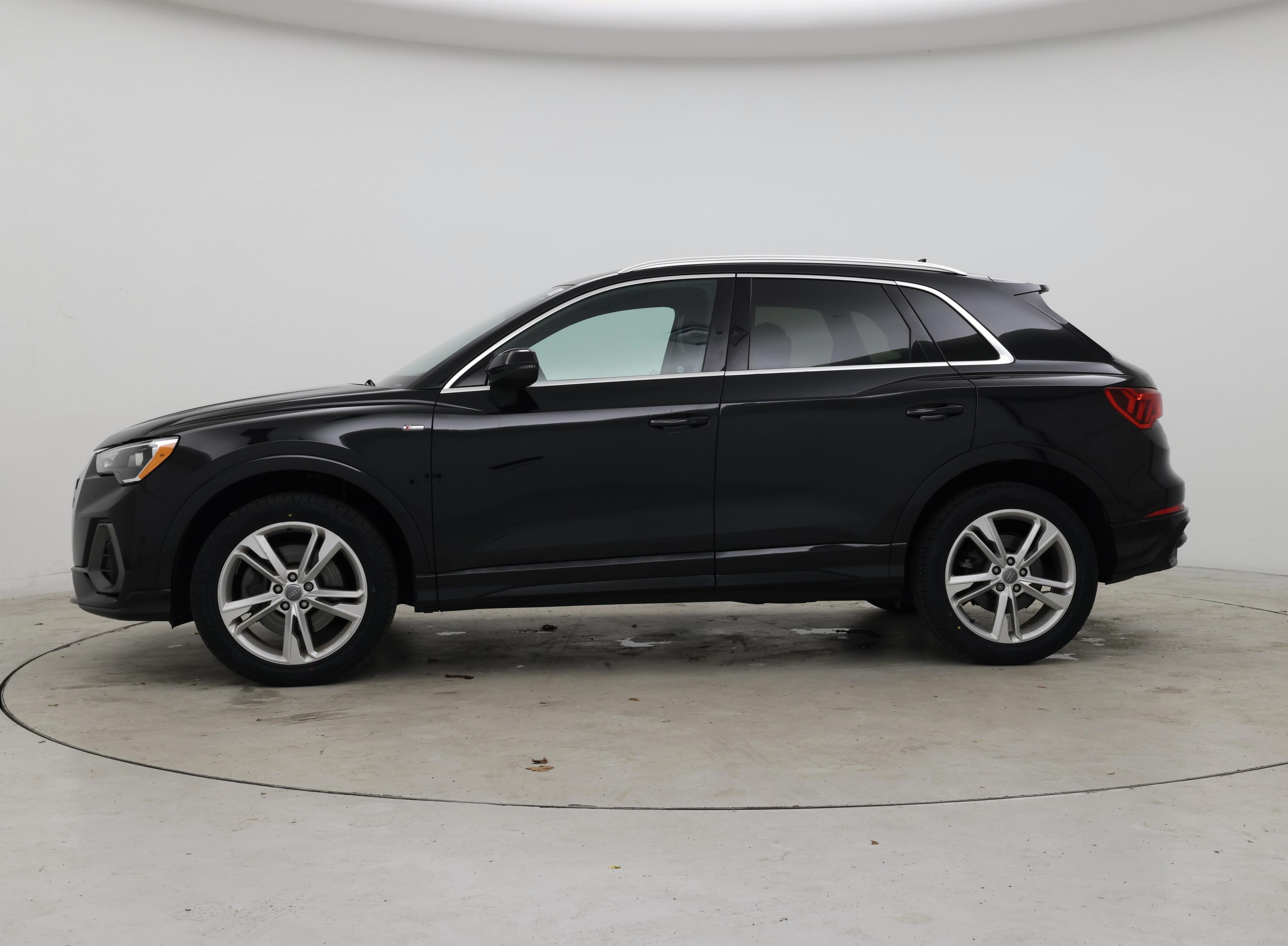Thumbnail: 2020 Audi Q3 - 3