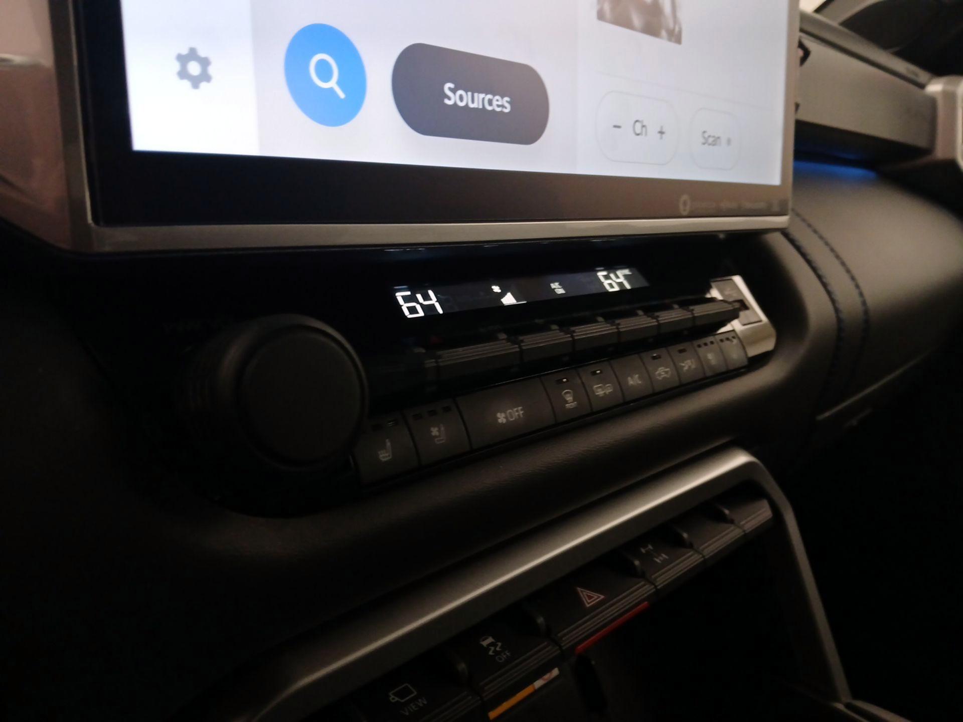 Thumbnail: 2024 Toyota Tundra - 16