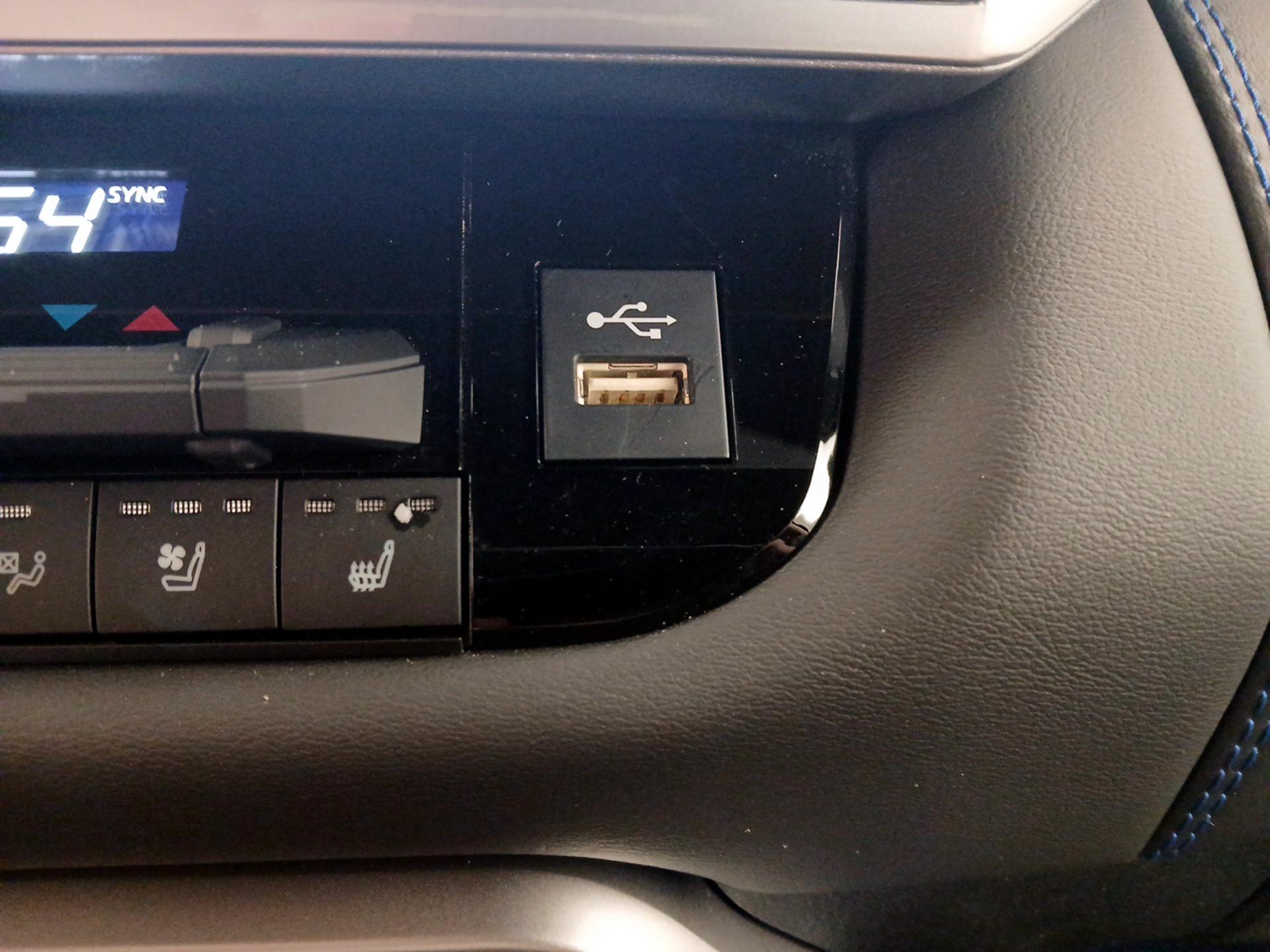 Thumbnail: 2024 Toyota Tundra - 18