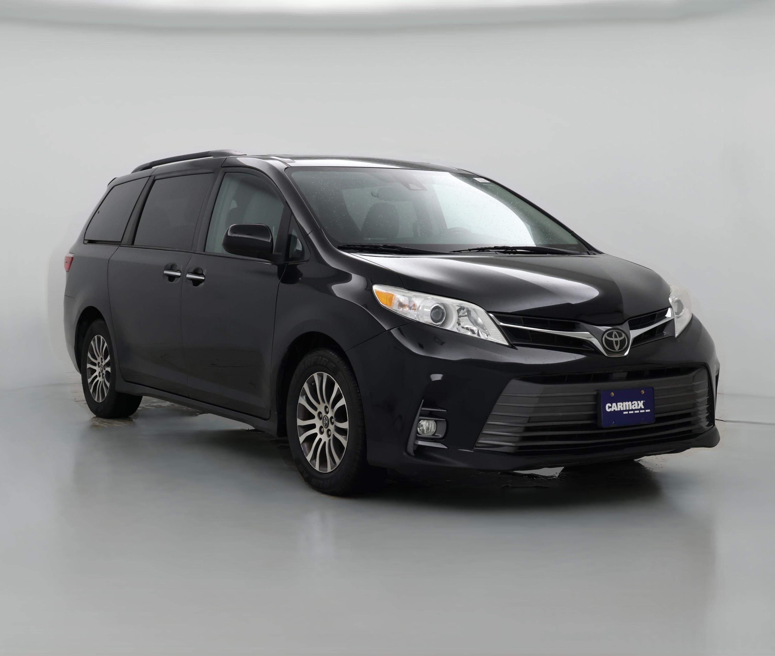 Thumbnail: 2019 Toyota Sienna - 1