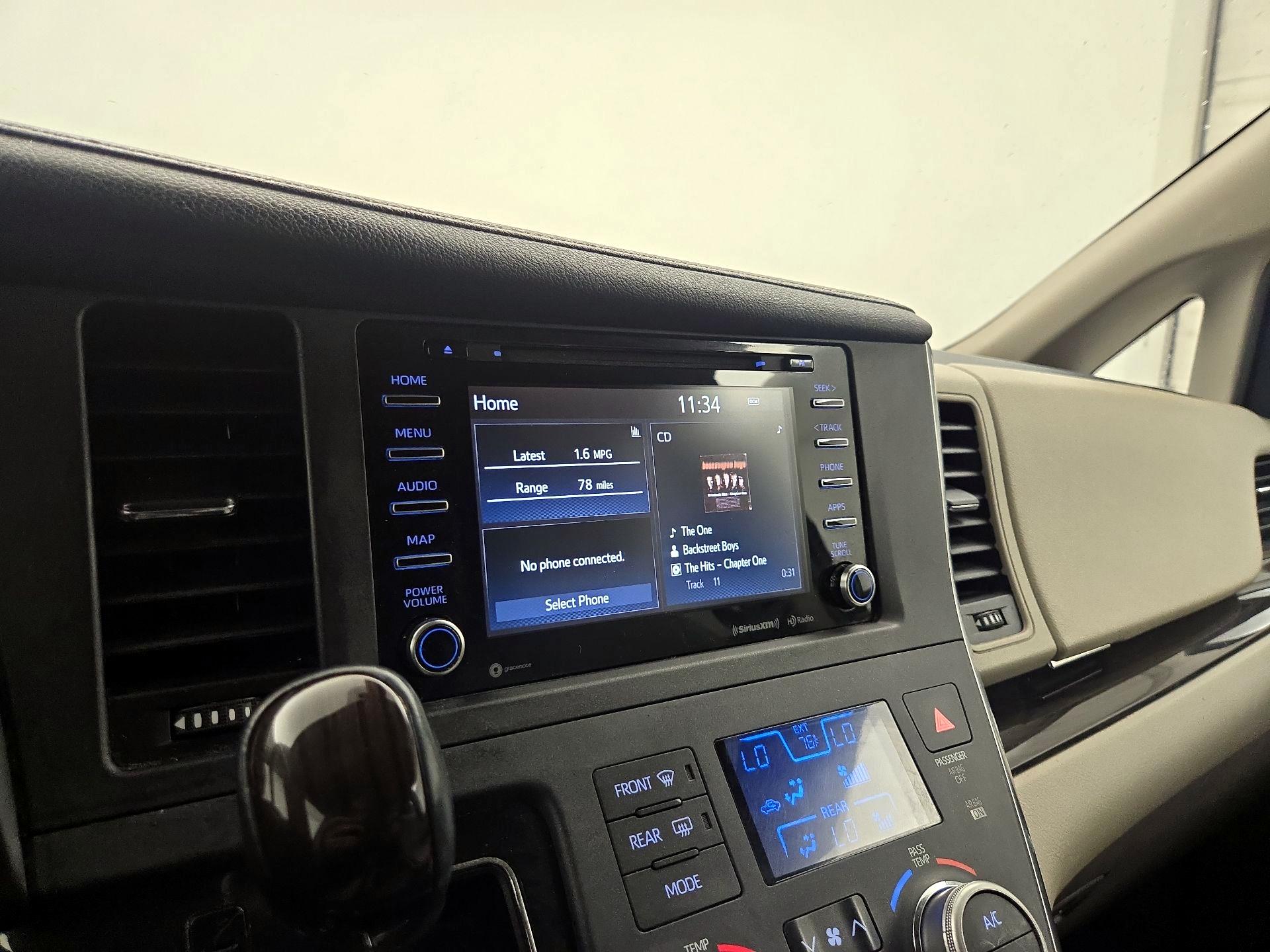 Thumbnail: 2019 Toyota Sienna - 15