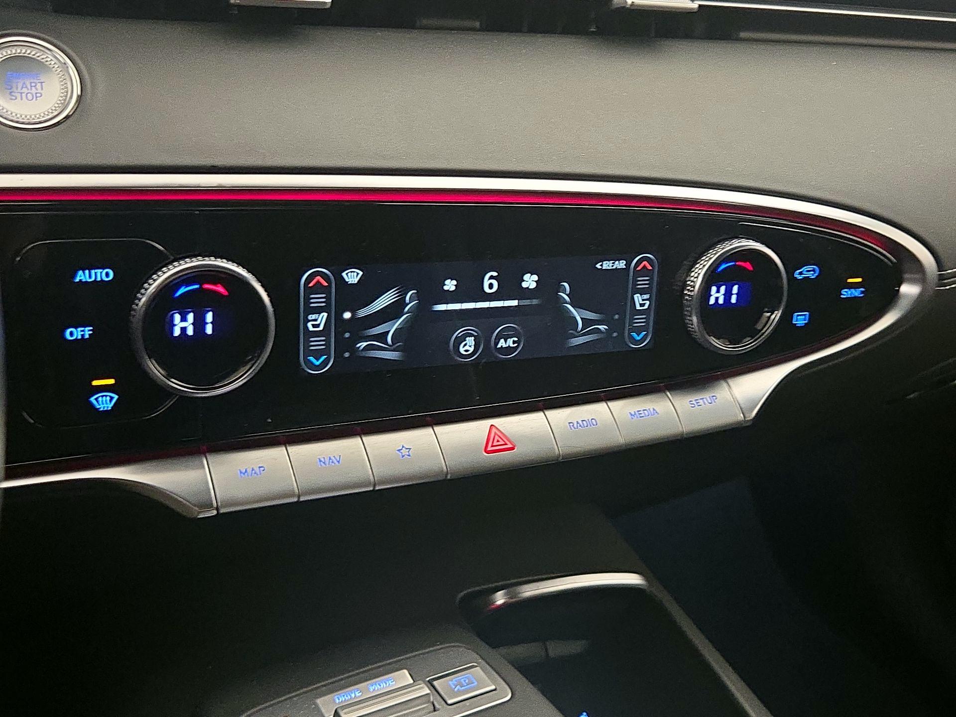 Thumbnail: 2025 Genesis GV70 - 17