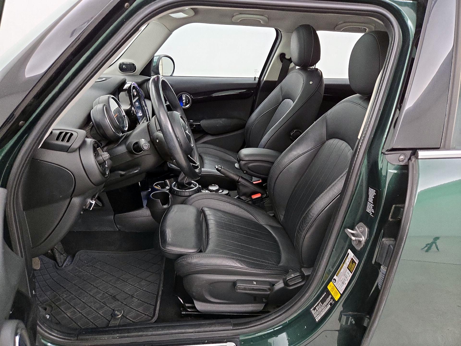 Thumbnail: 2016 MINI Cooper Hardtop - 11