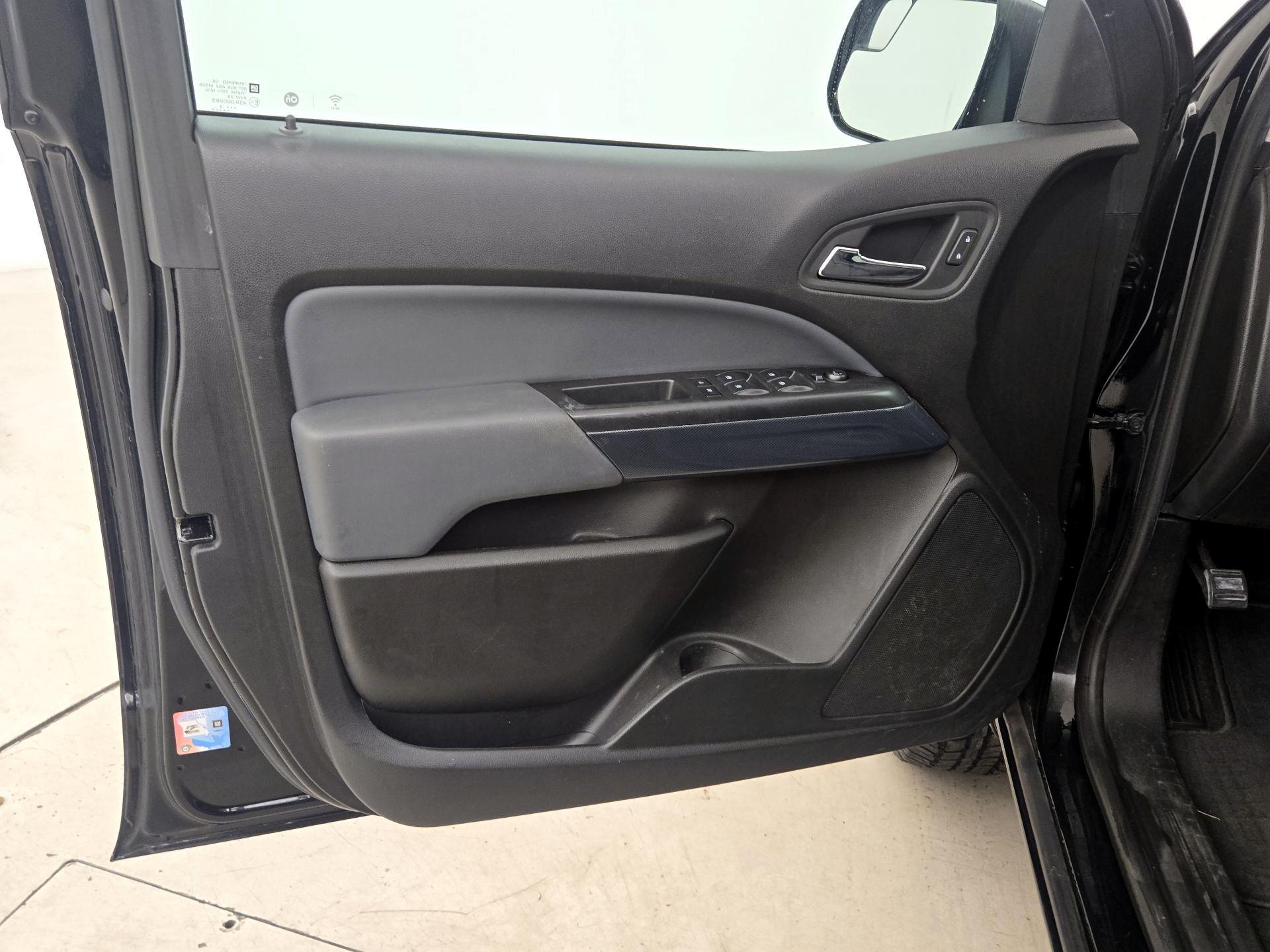 Thumbnail: 2018 Chevrolet Colorado - 12