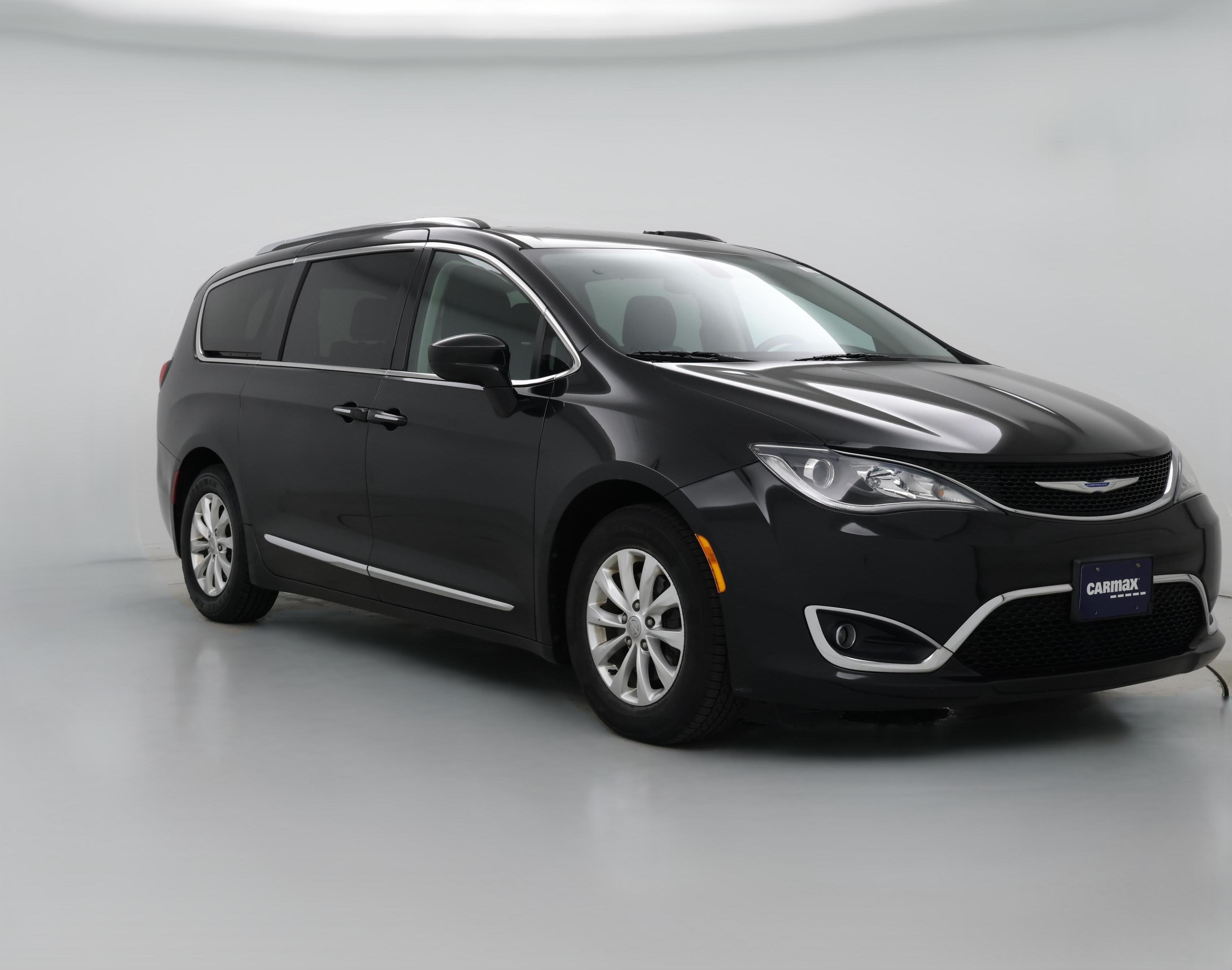 Thumbnail: 2018 Chrysler Pacifica - 1