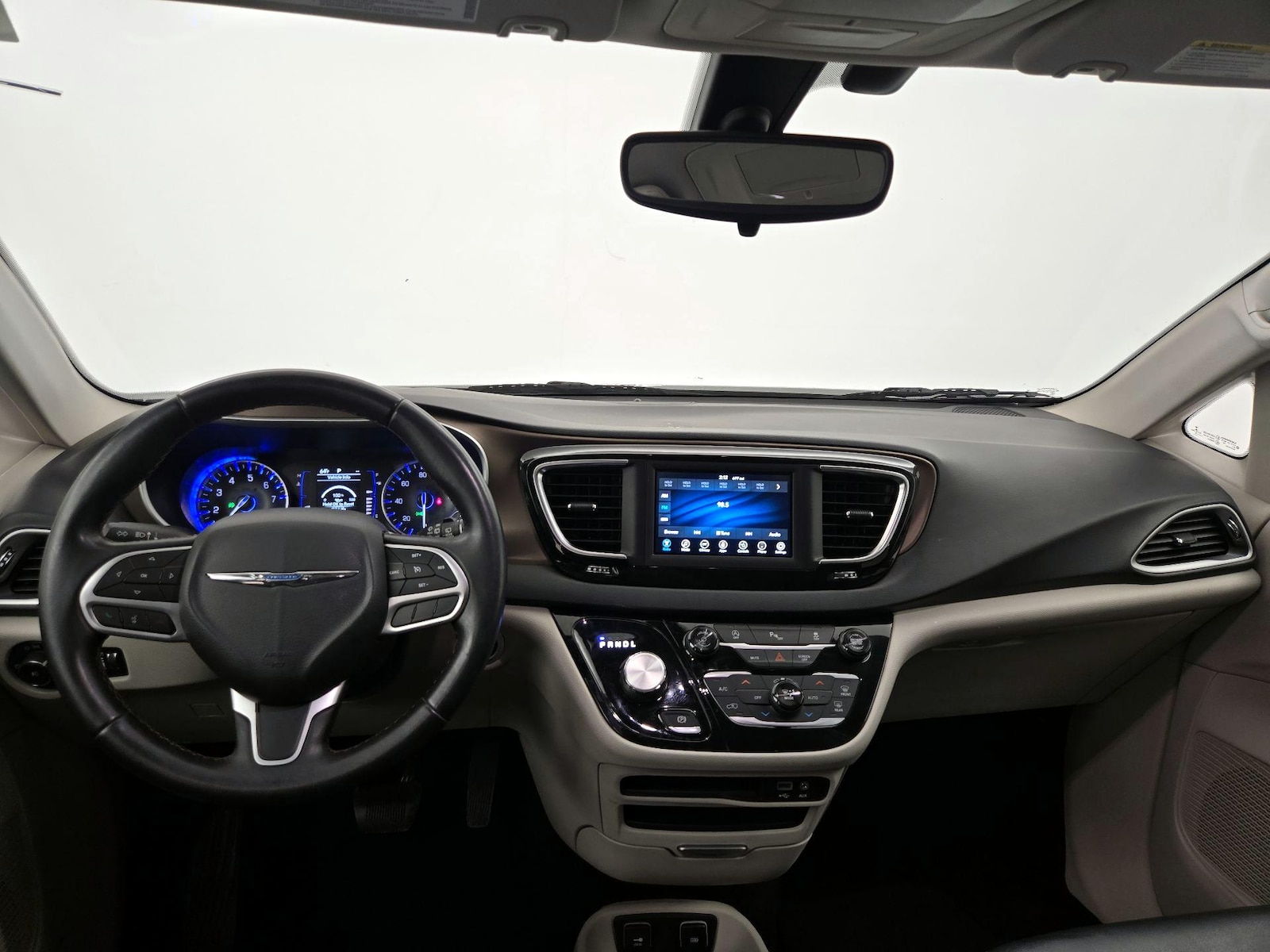 2018 Chrysler Pacifica Touring L - Photo 10