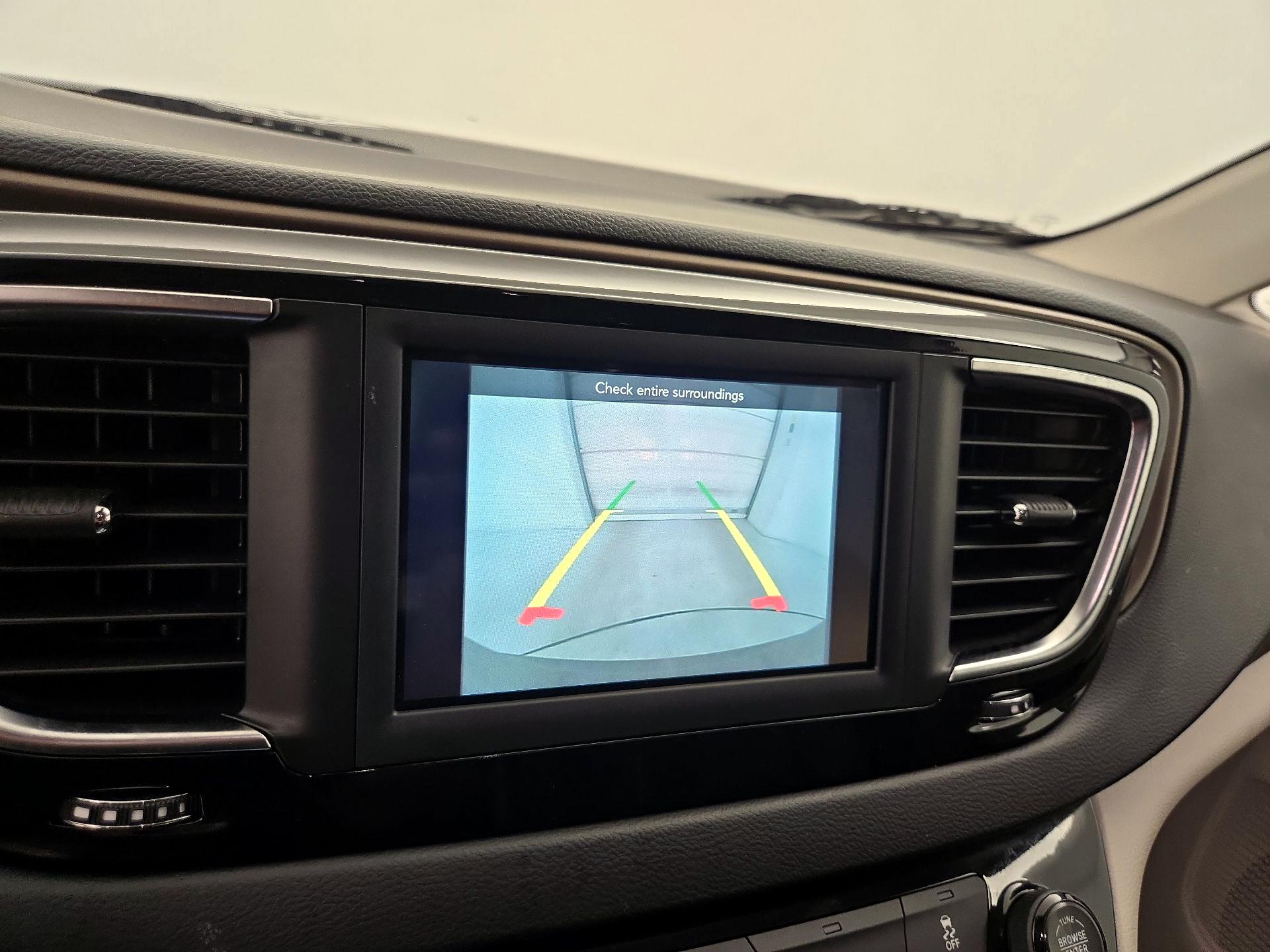 Thumbnail: 2018 Chrysler Pacifica - 14
